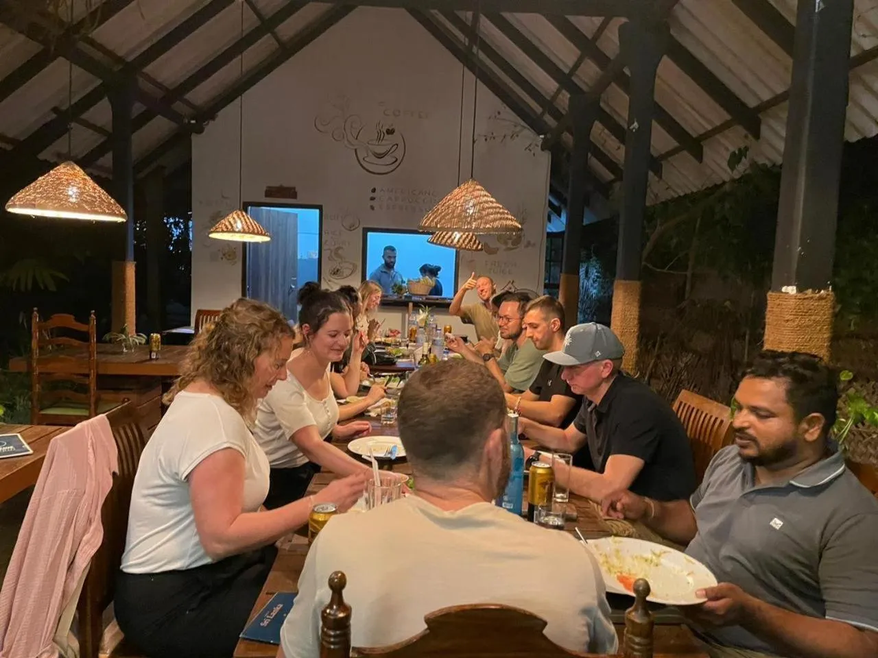 Restaurant/places to eat in Sigiri Shen Residence