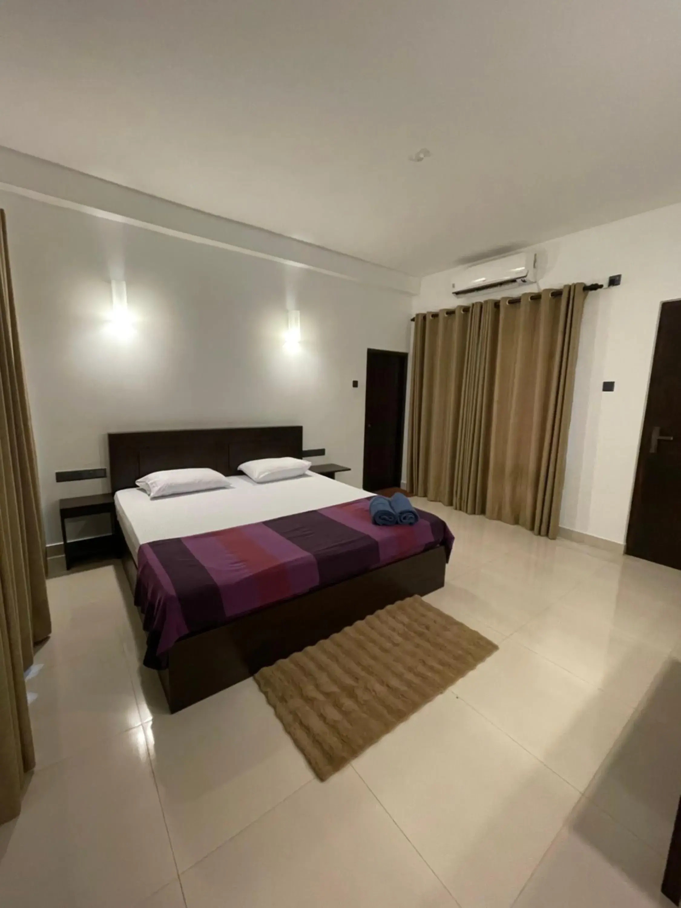 Deluxe King Room - single occupancy in Sigiri Shen Residence Deluxe King Room - single occupancy in Sigiri Shen Residence