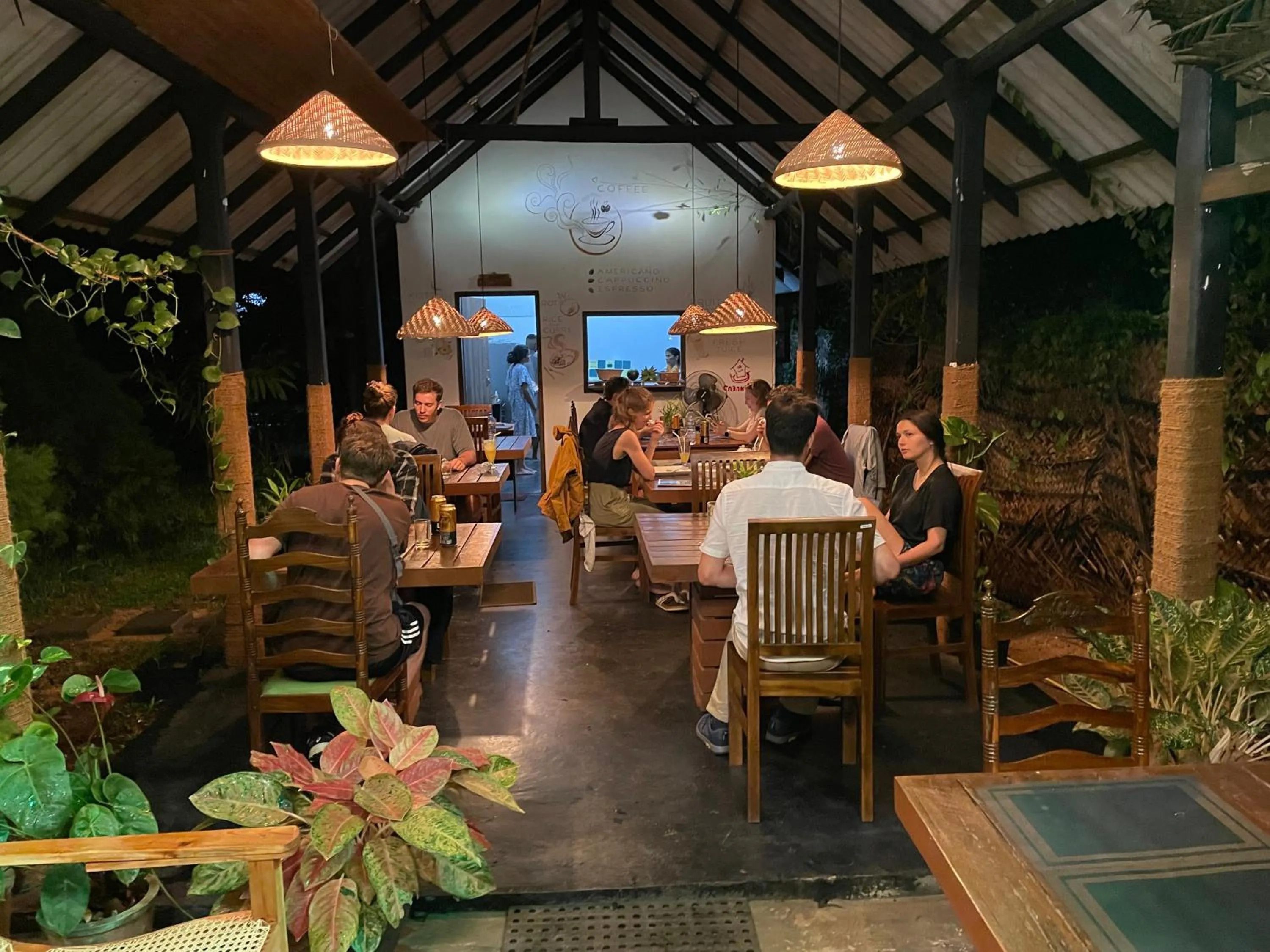 Restaurant/places to eat in Sigiri Shen Residence