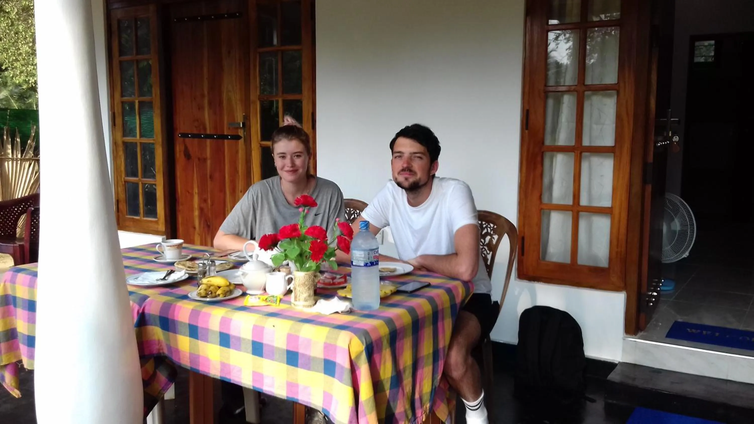 Restaurant/places to eat in Sigiri Shen Residence