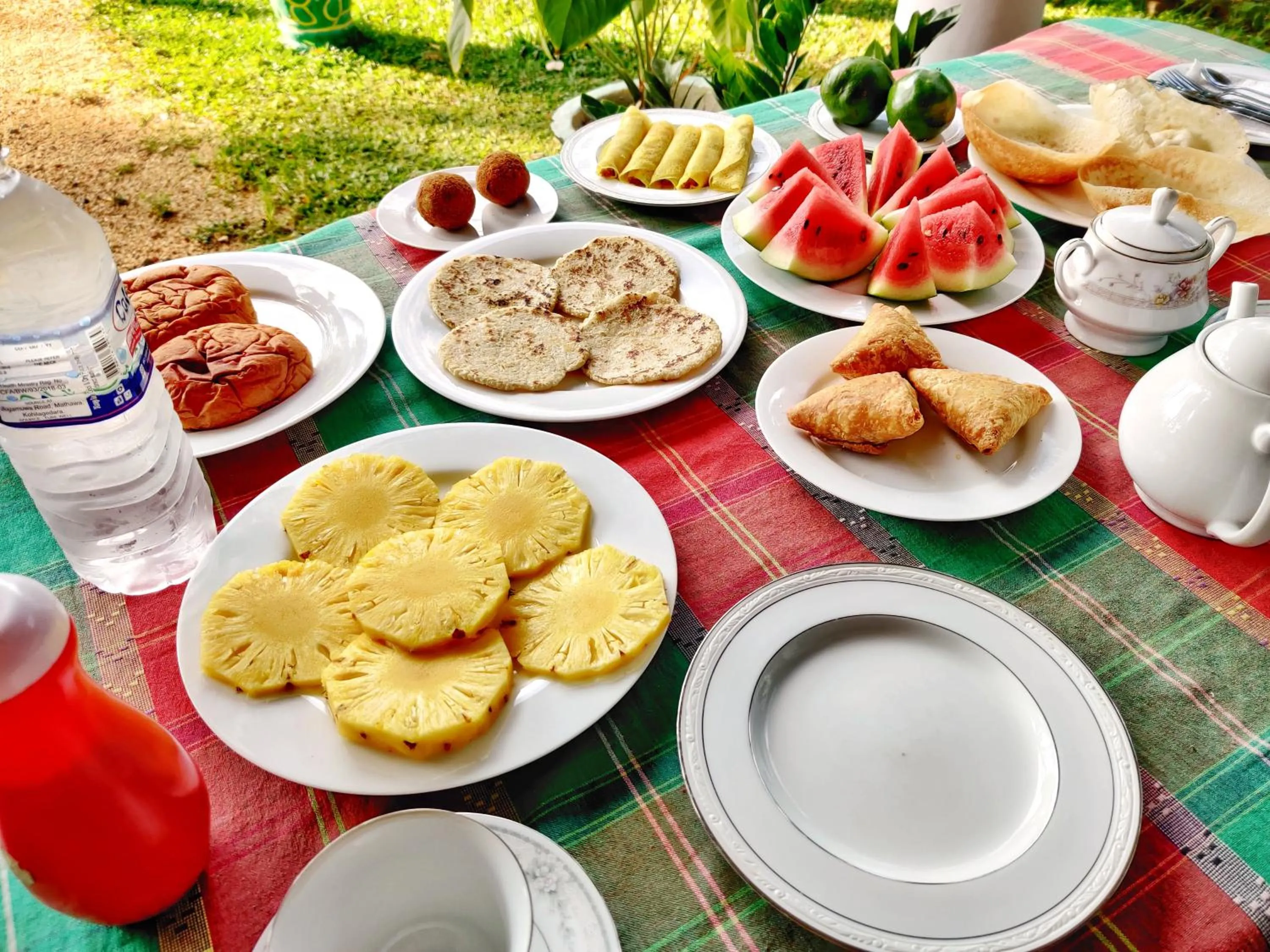 Restaurant/places to eat in Sigiri Shen Residence