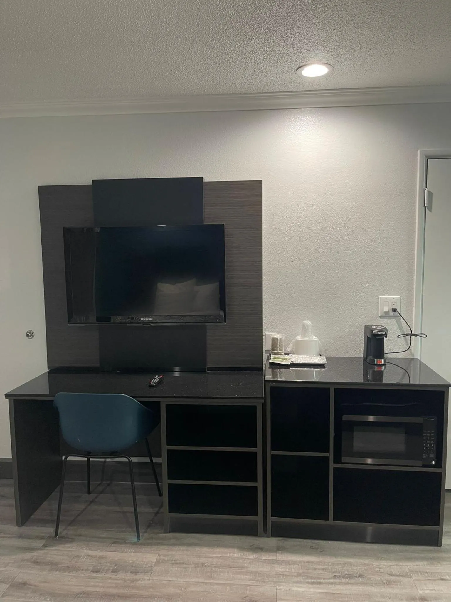 TV and multimedia in Studio 6 Suites San Bernardino, CA