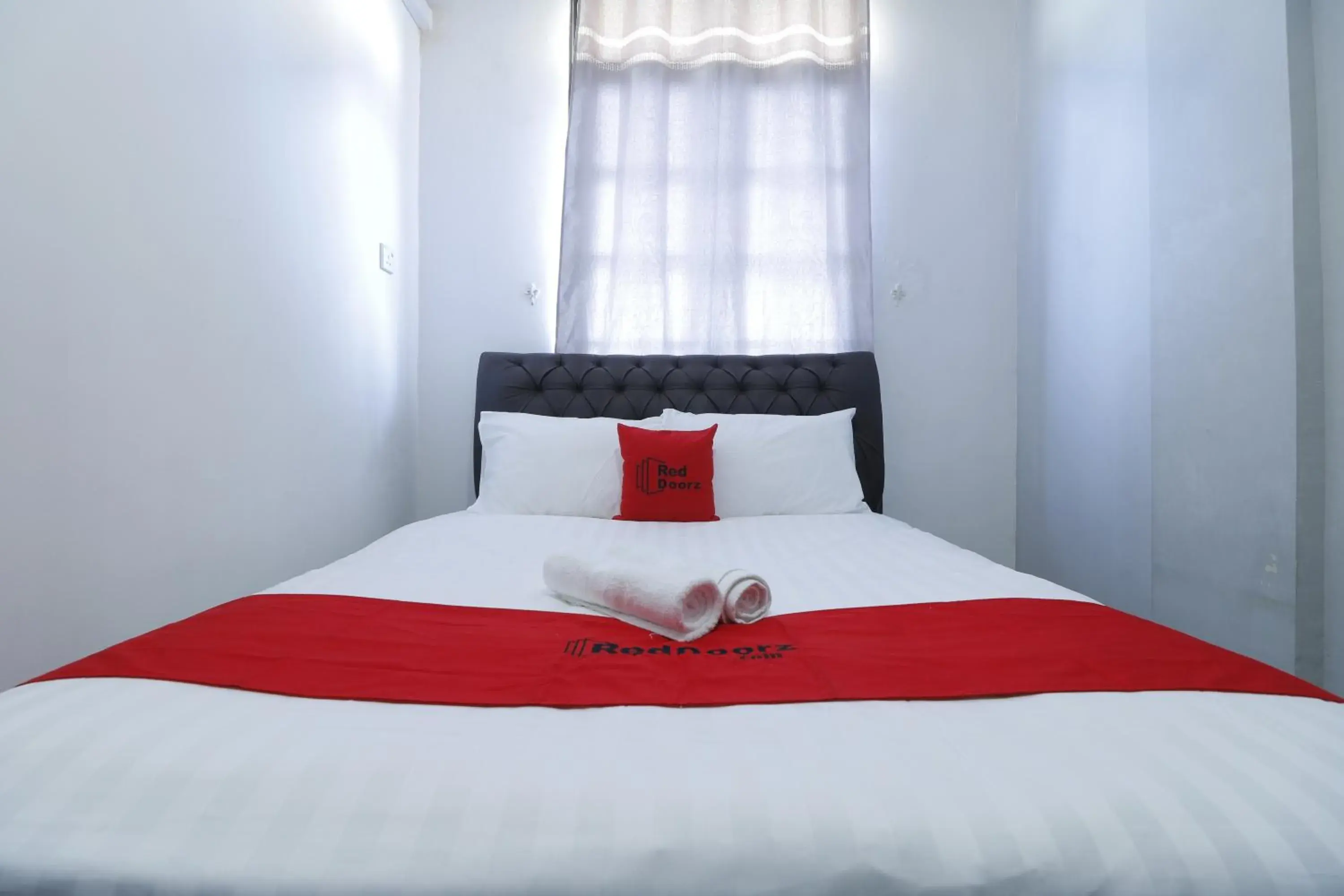 Bedroom, Bed in RedDoorz Plus near Batam City Square Bedroom, Bed in RedDoorz Plus near Batam City Square