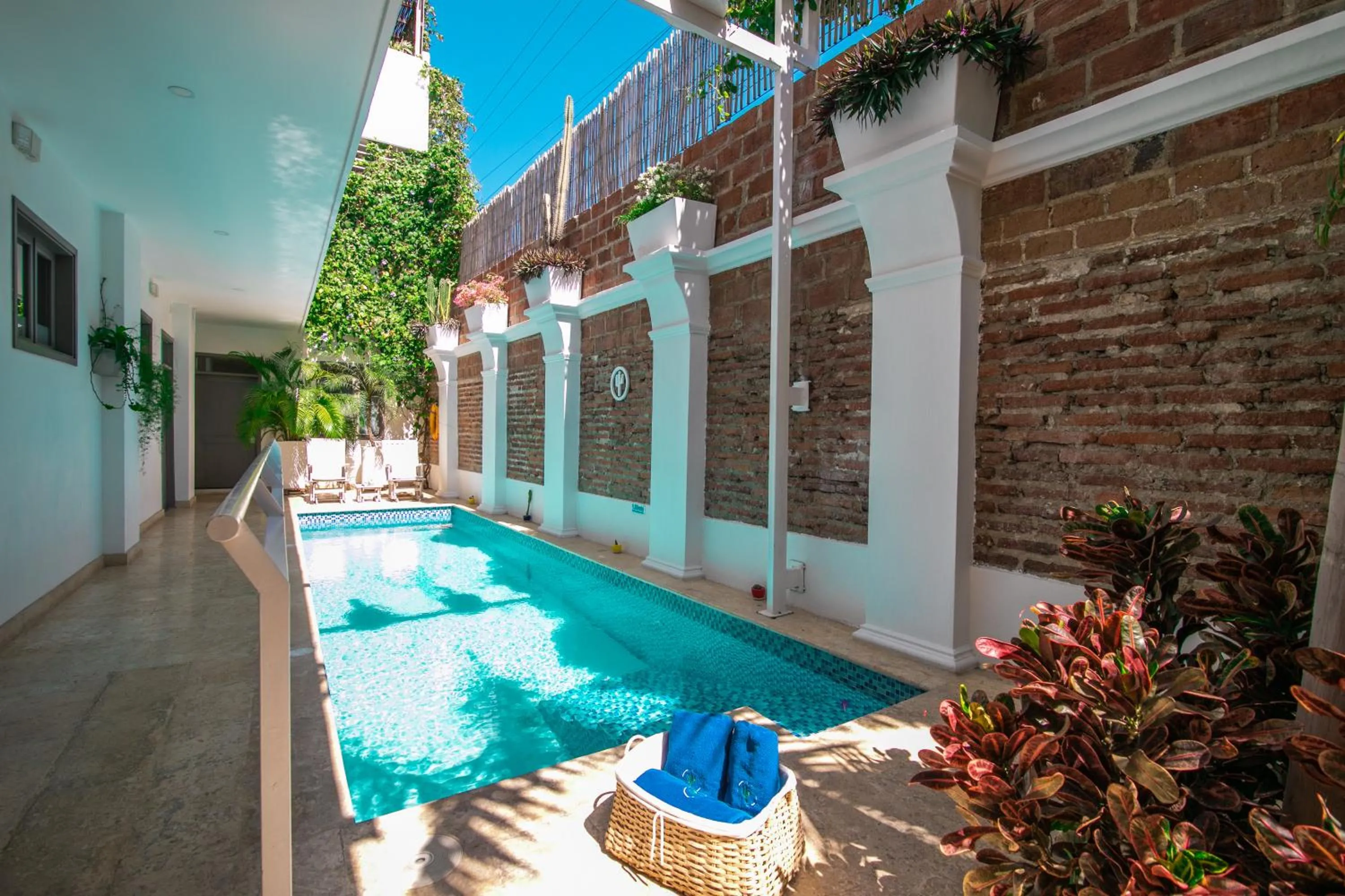 Property building in El Cactus Luxury Apartments in Historic Center