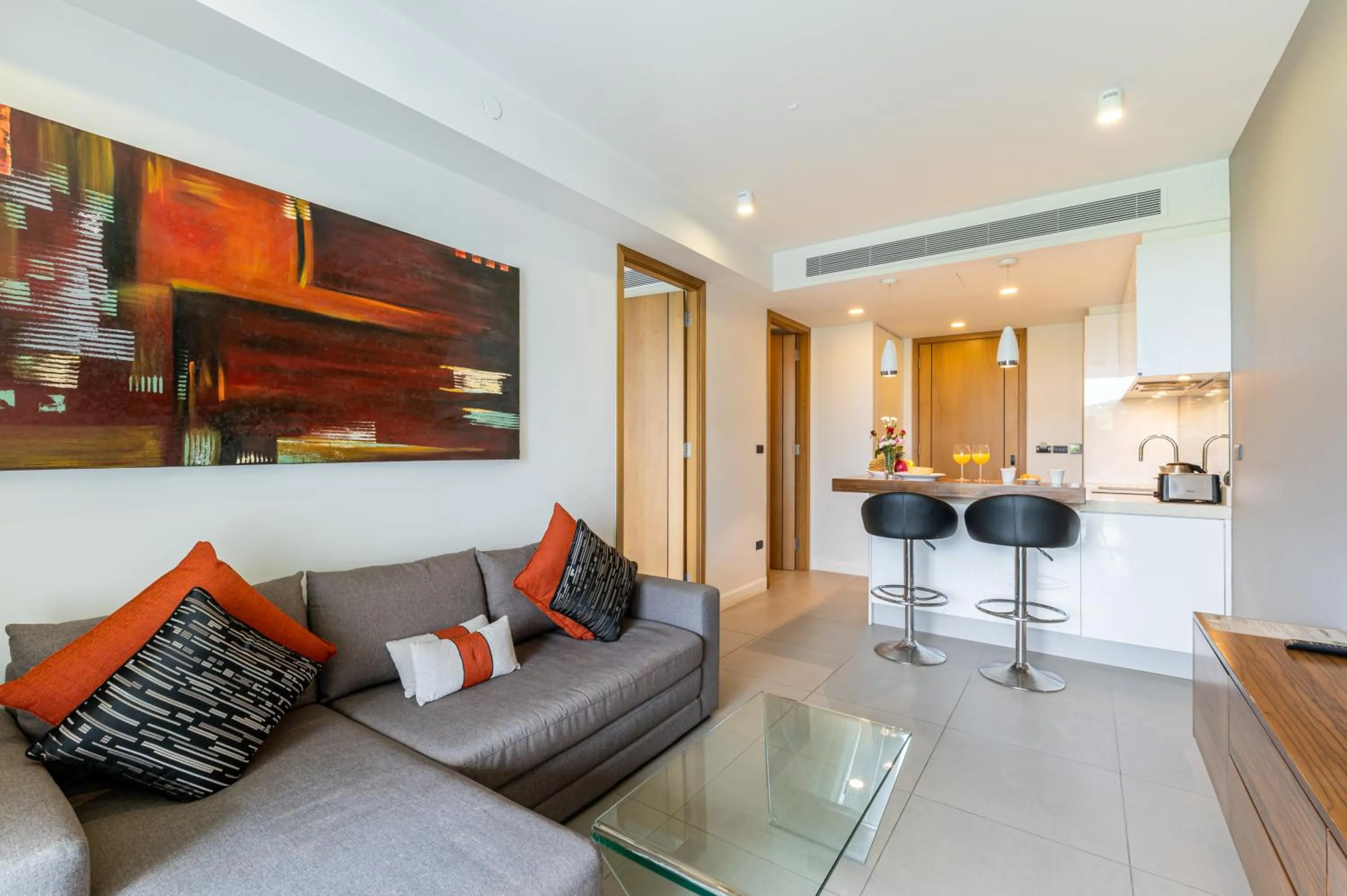 Living room, Seating Area in Oceanstone by Resava