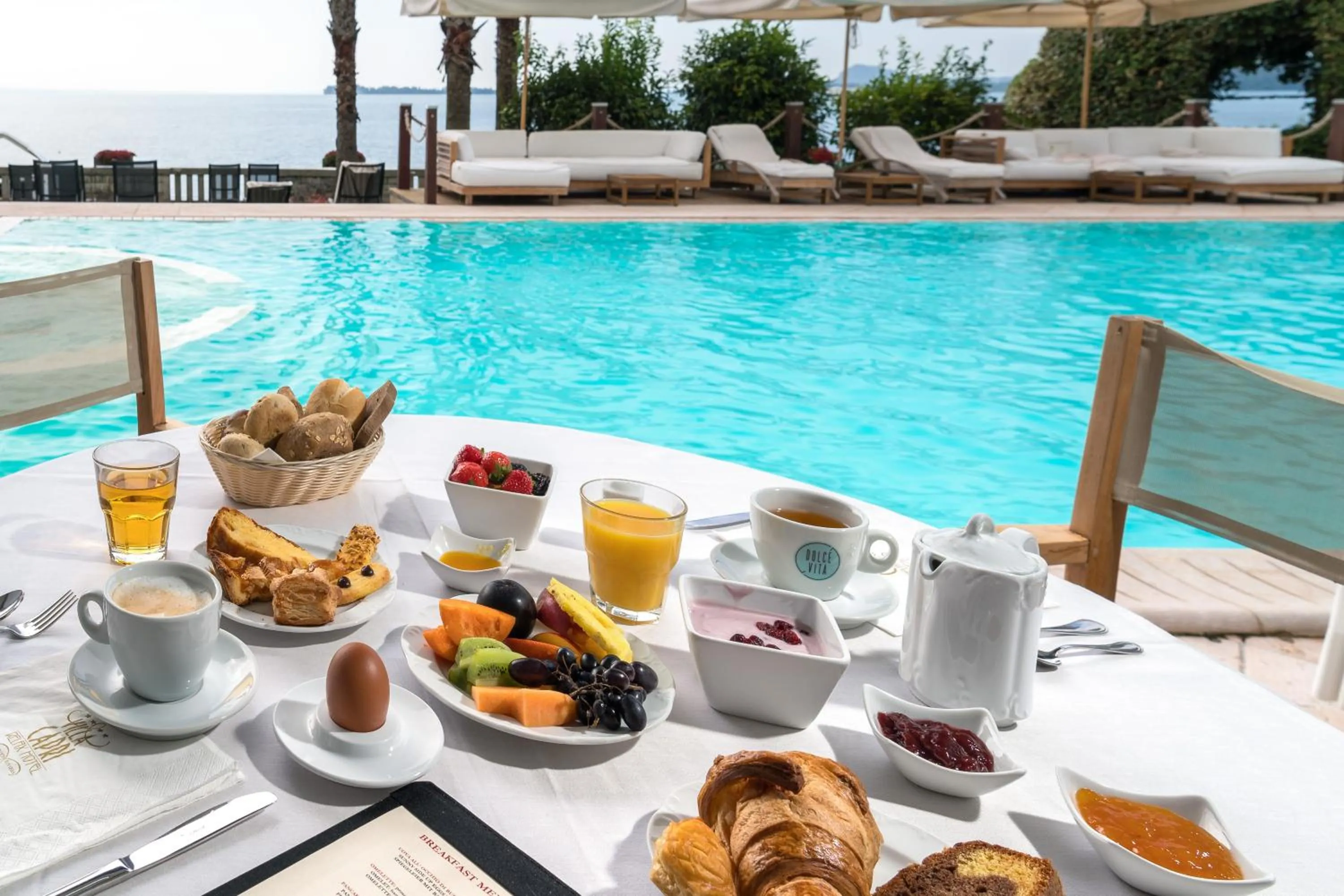 Breakfast in Hotel Villa Capri