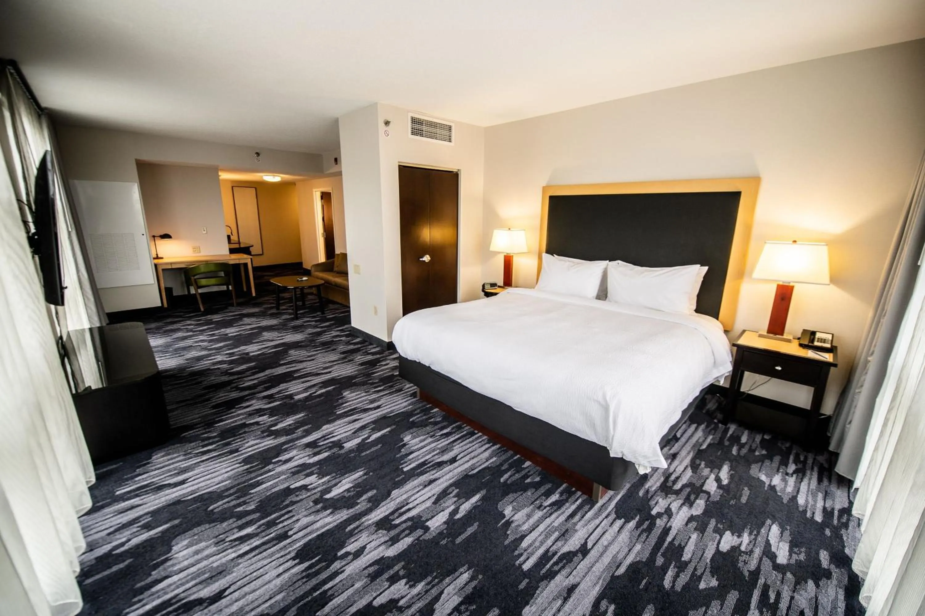Photo of the whole room, Bed in Fairfield by Marriott Inn & Suites Washington Casino Area