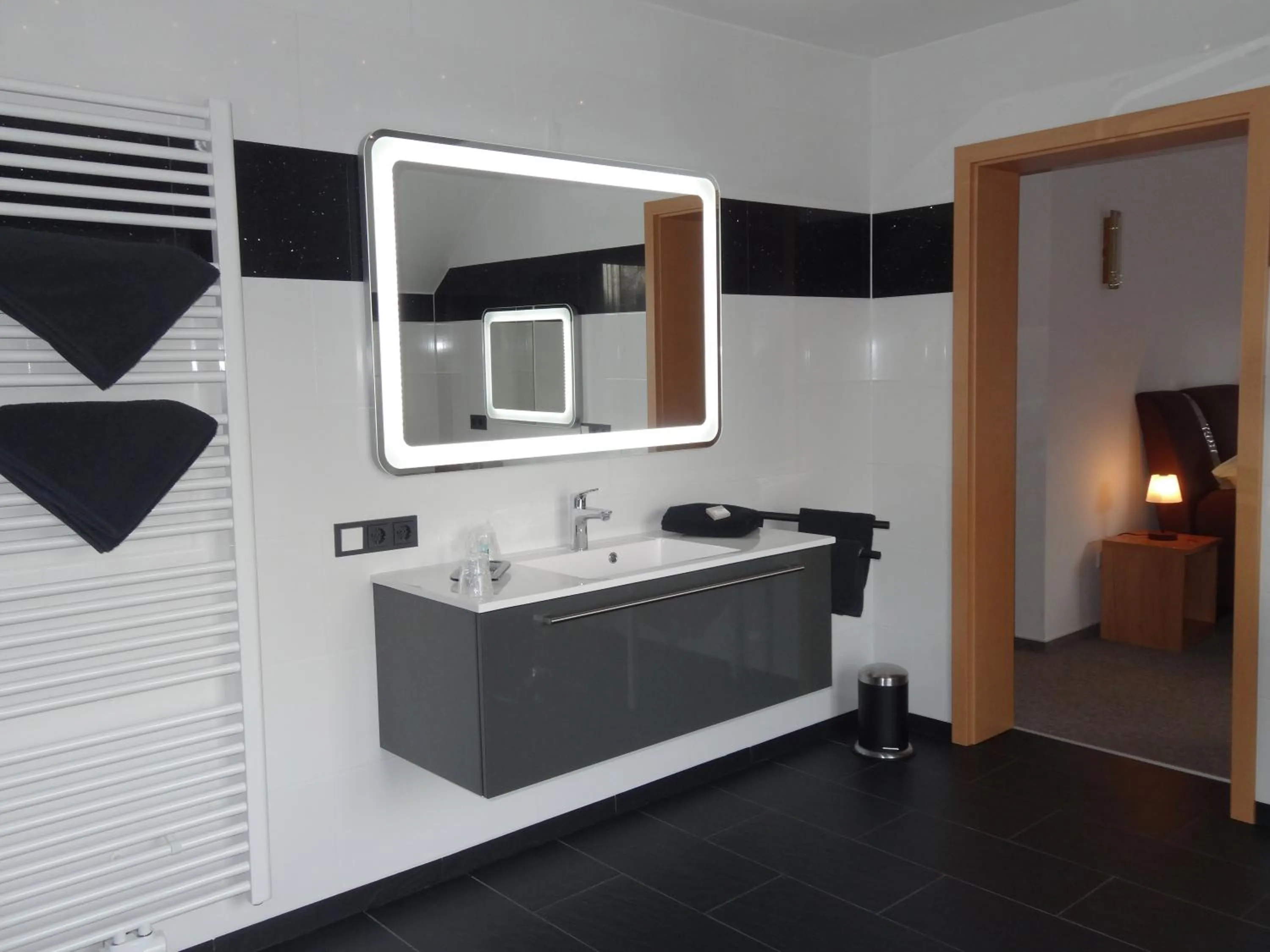 Bathroom in Hotel zur Wasserburg