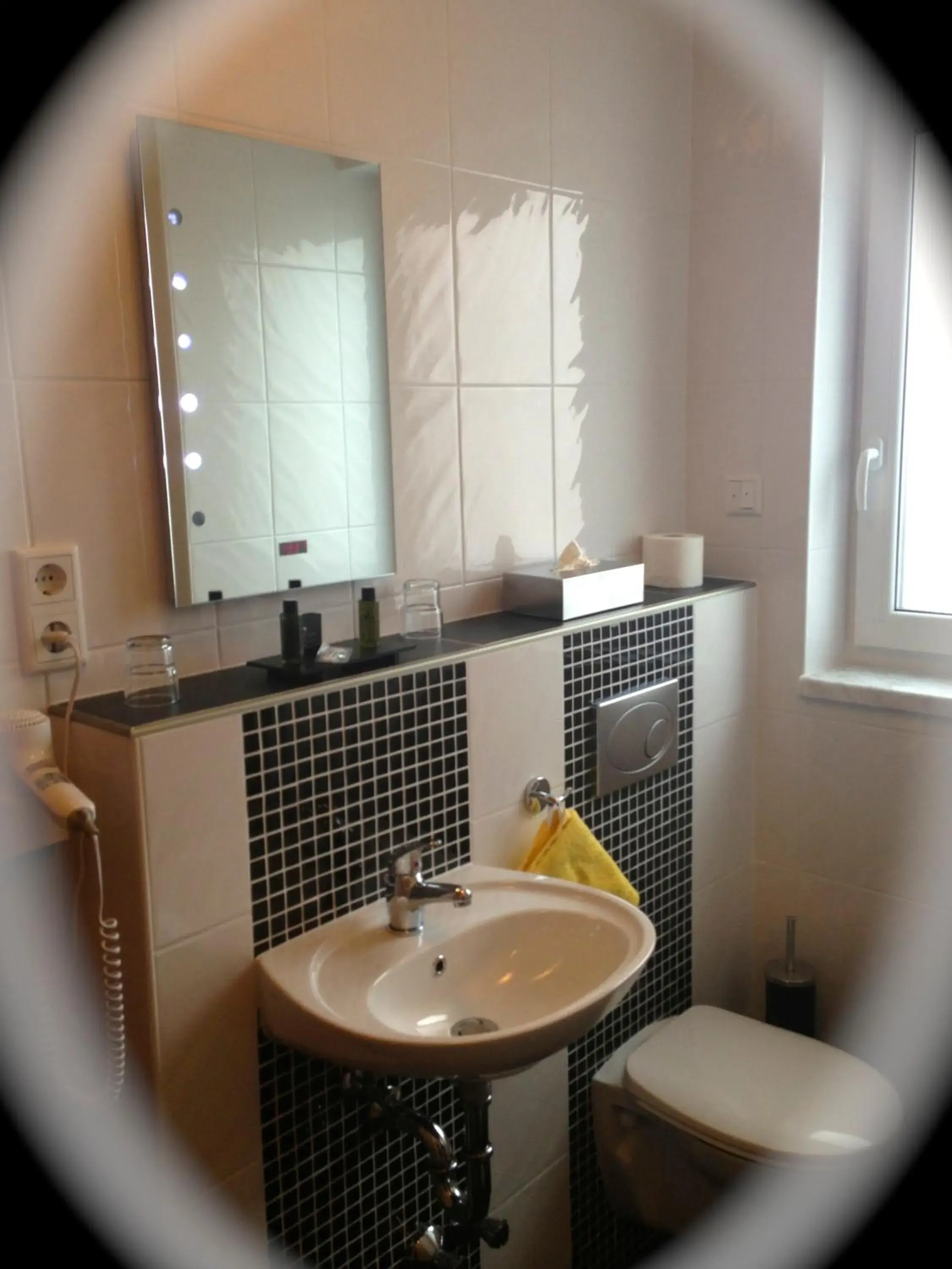 Triple Room in Hotel zur Wasserburg Triple Room in Hotel zur Wasserburg