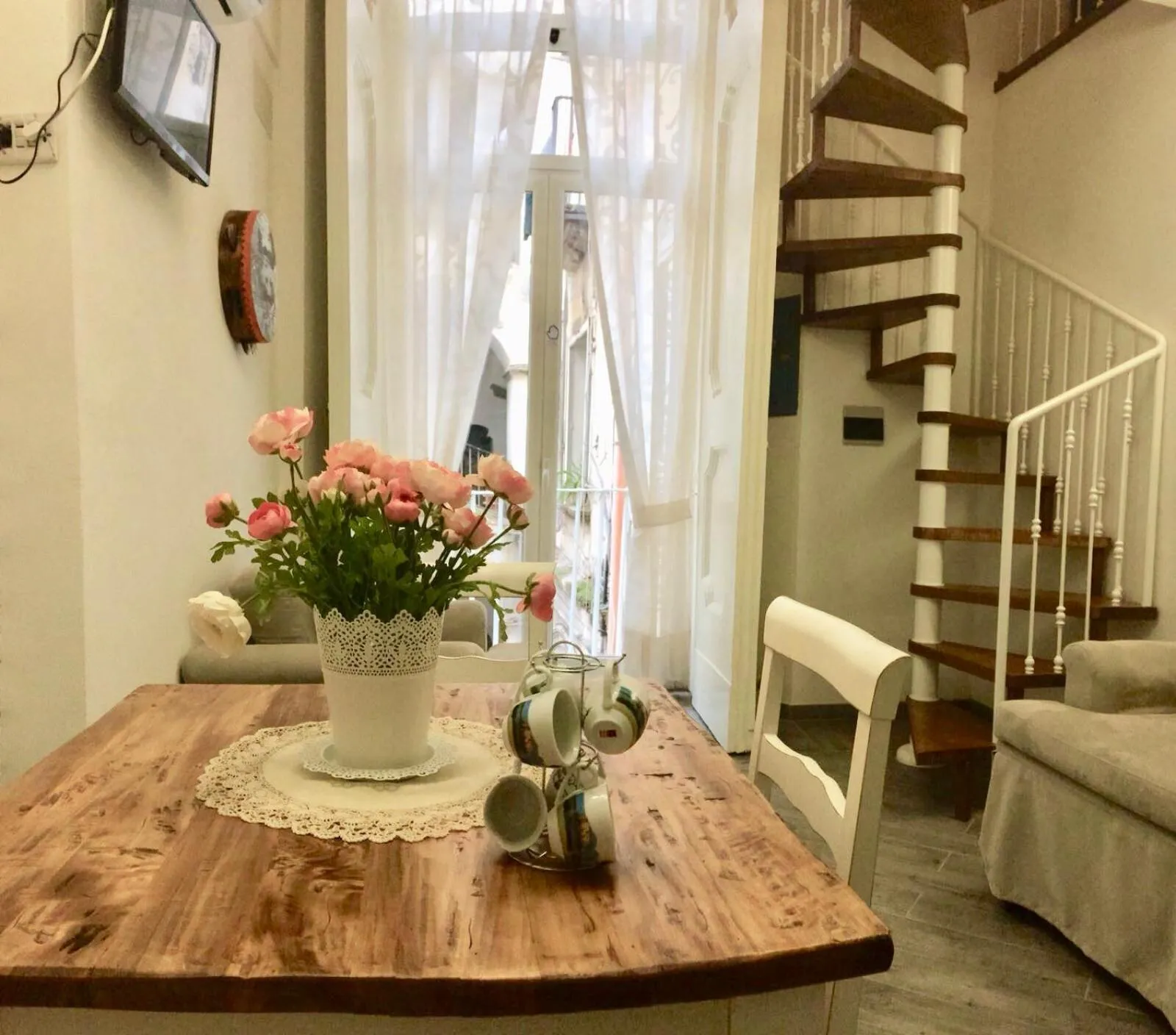 Dining area in Casa Ornella Napoli