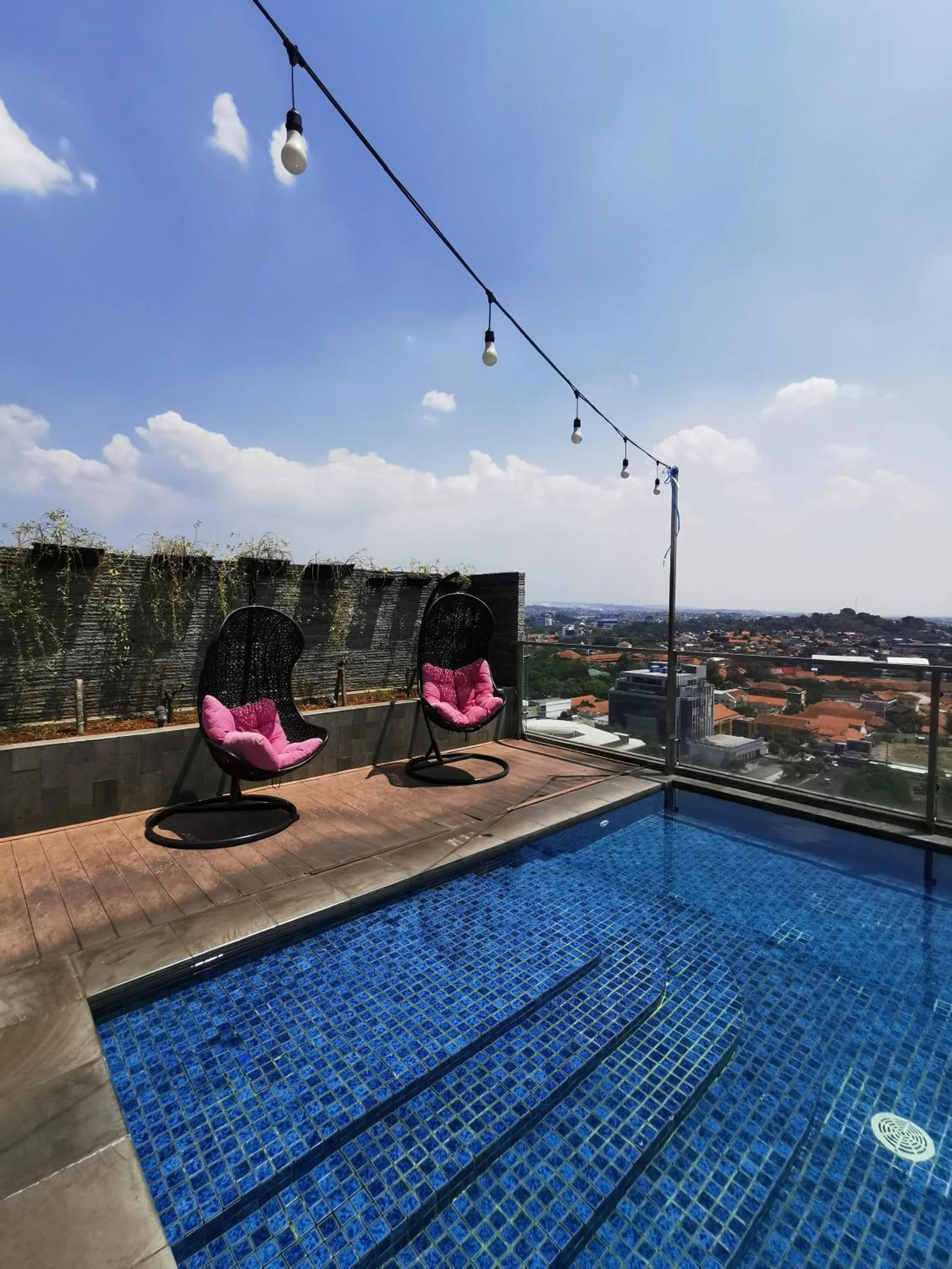 Swimming pool in Warhol Residence Semarang Simpang Lima