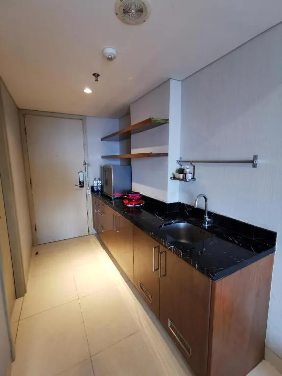 Kitchen or kitchenette in Warhol Residence Semarang Simpang Lima