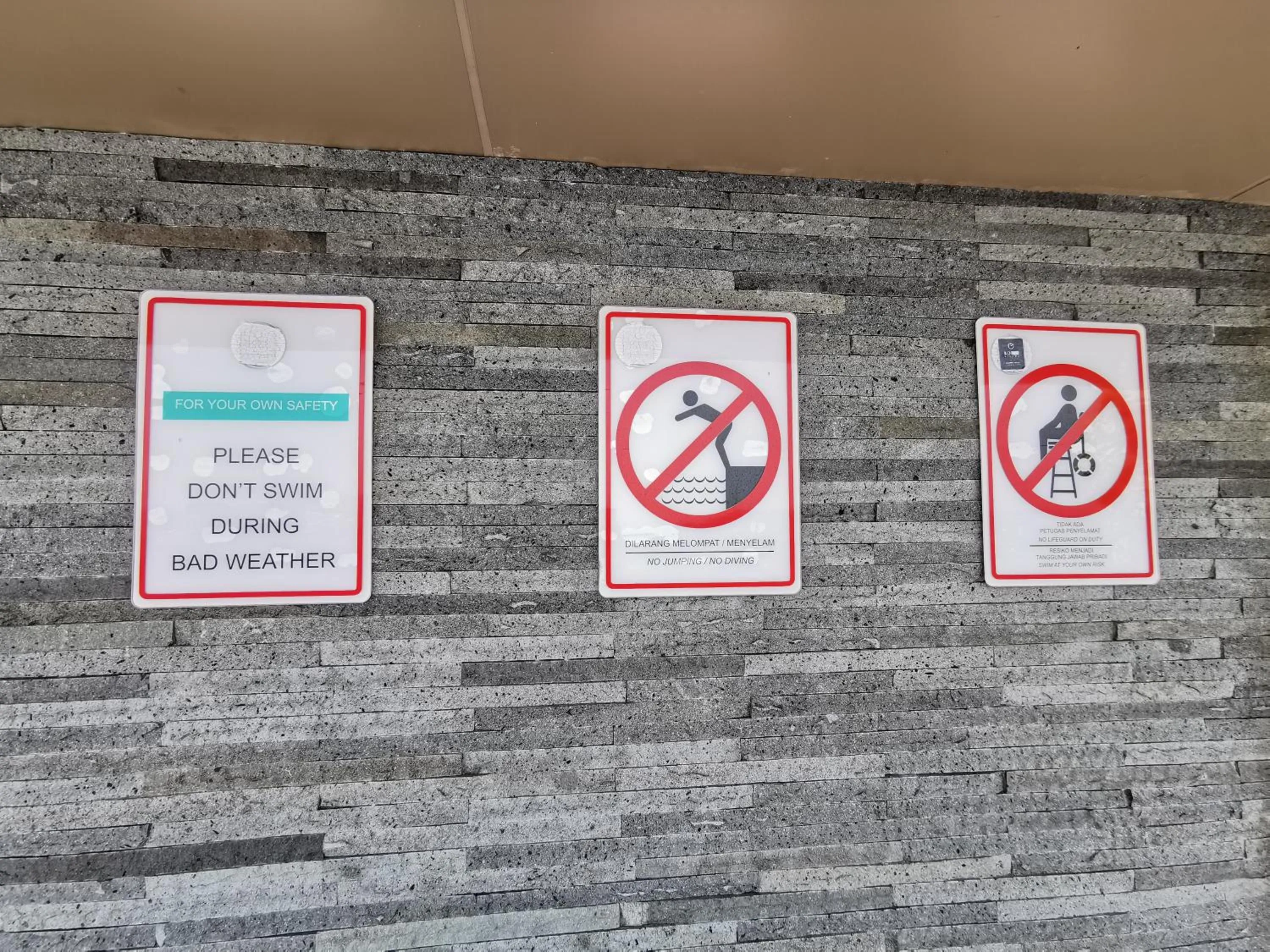 Swimming pool in Warhol Residence Semarang Simpang Lima