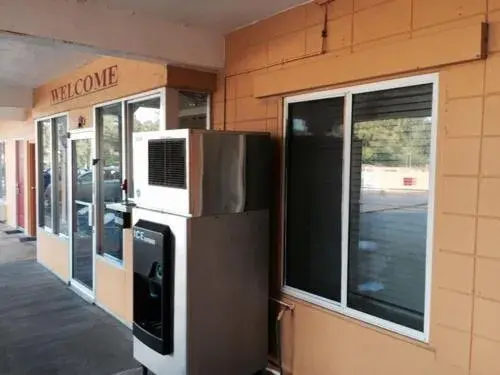 Facade/entrance in La Bella Inn Facade/entrance in La Bella Inn