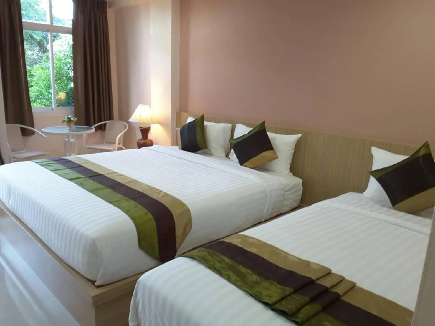 Bed in Sukkhamas Pirom