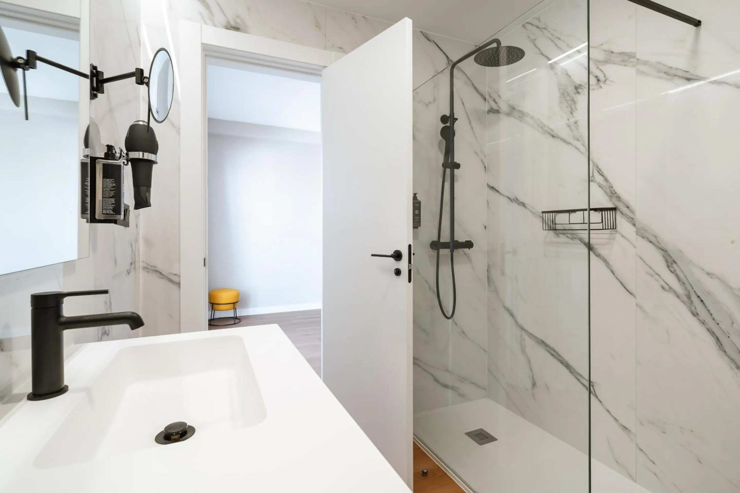 Shower in Limehome Benidorm Calle Mayor