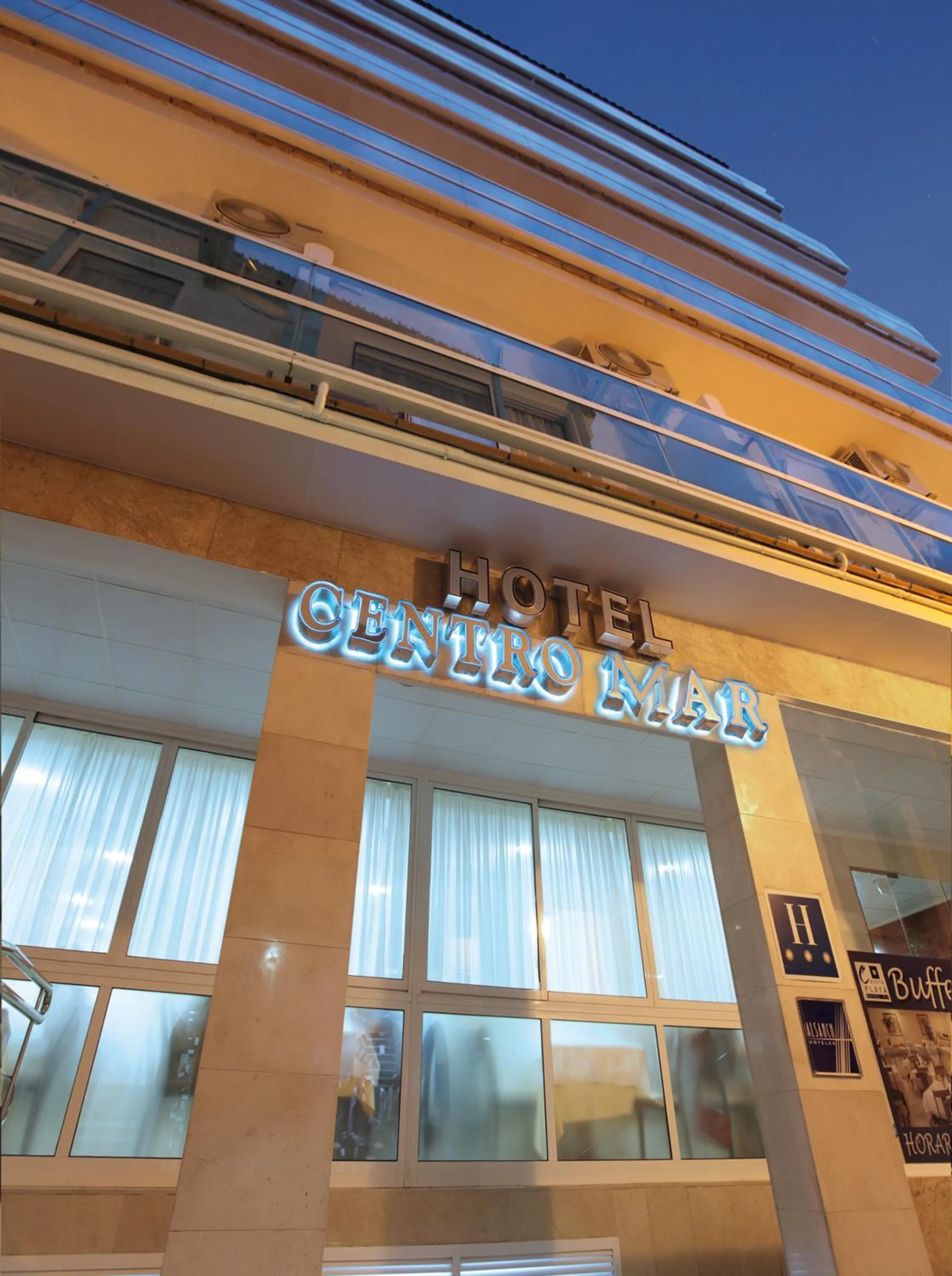Property building in Hotel Centro Mar