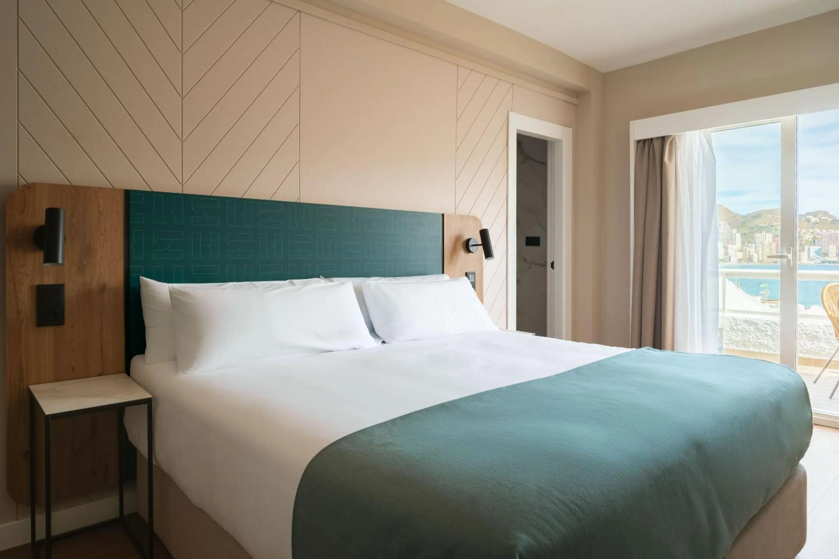 Bed in Limehome Benidorm Calle Mayor