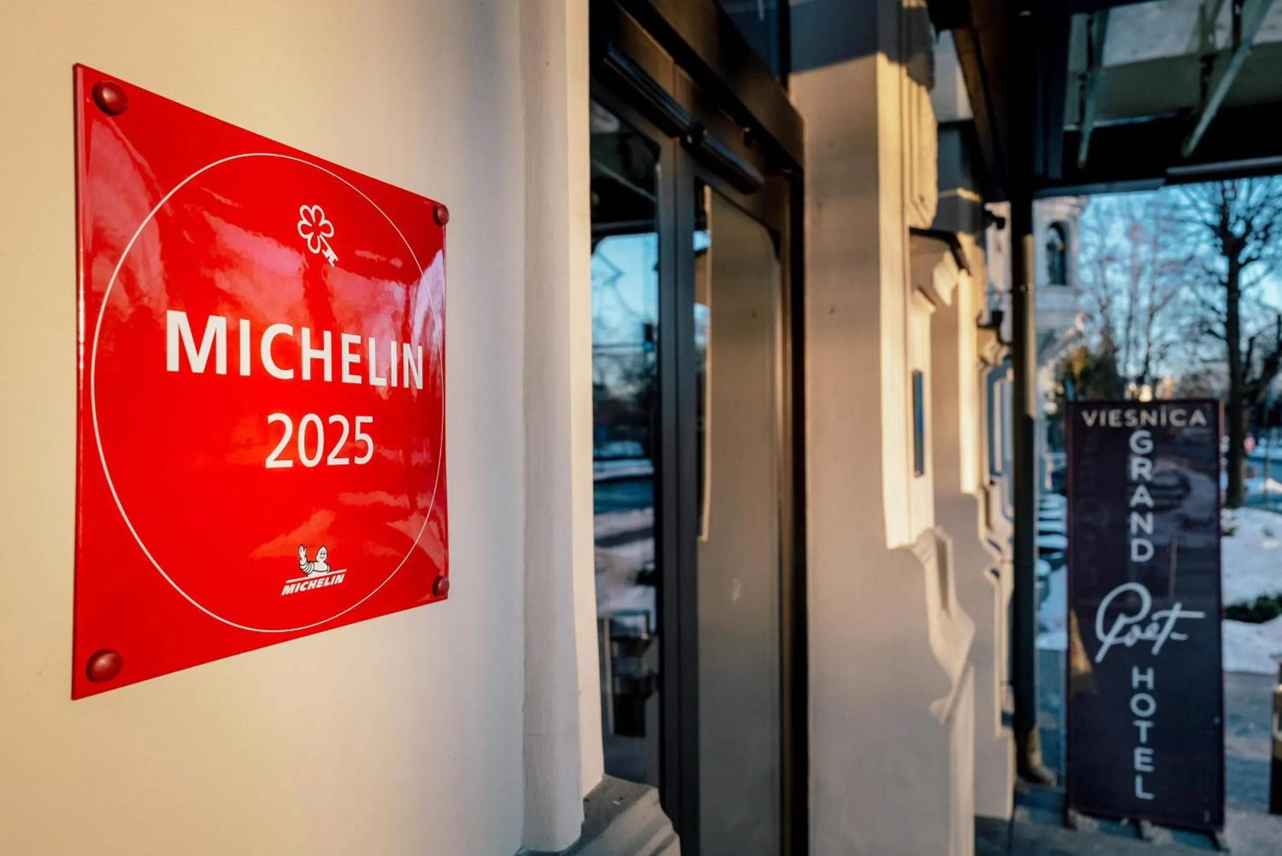 Facade/entrance in Grand Poet Hotel and SPA by Semarah