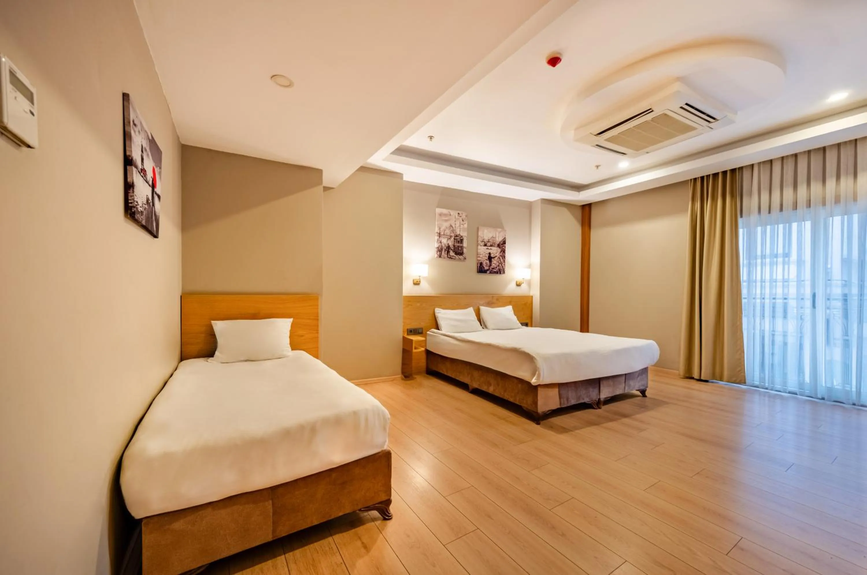 Photo of the whole room, Bed in Beyoglu MLS Hotel