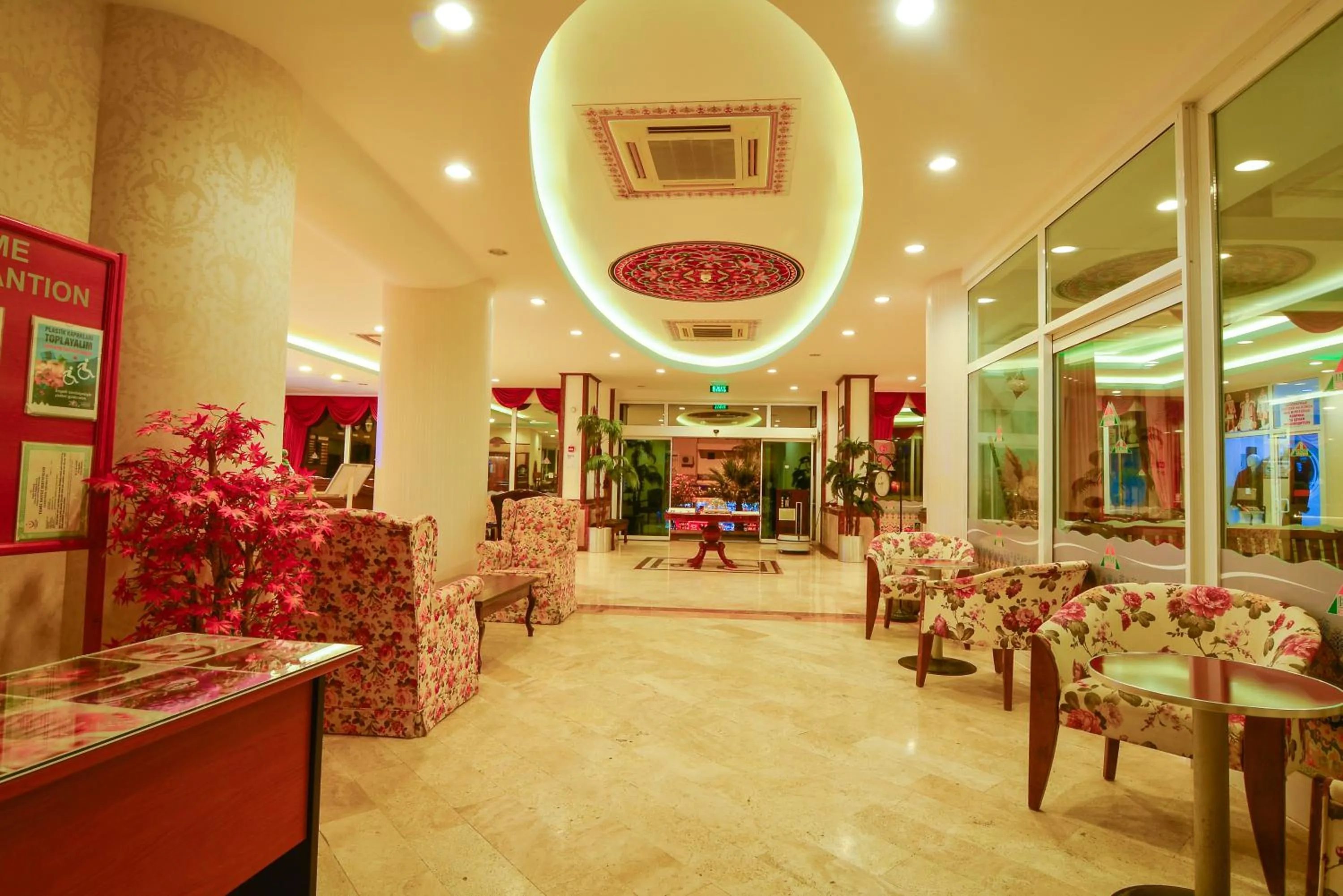 Lobby or reception in Pine House by Werde Hotels