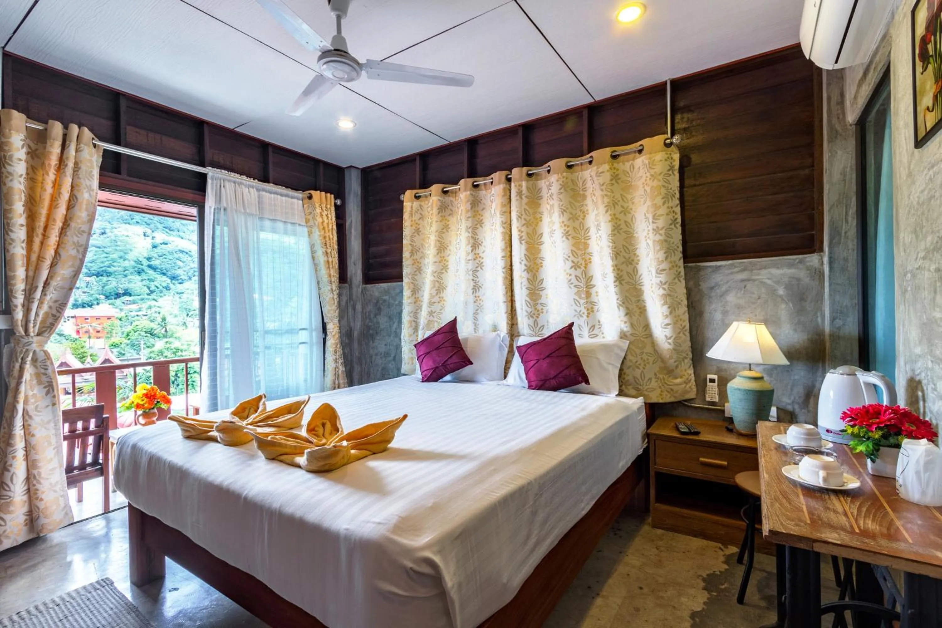 Staff, Bed in Kanya Cozy Bungalows Kata