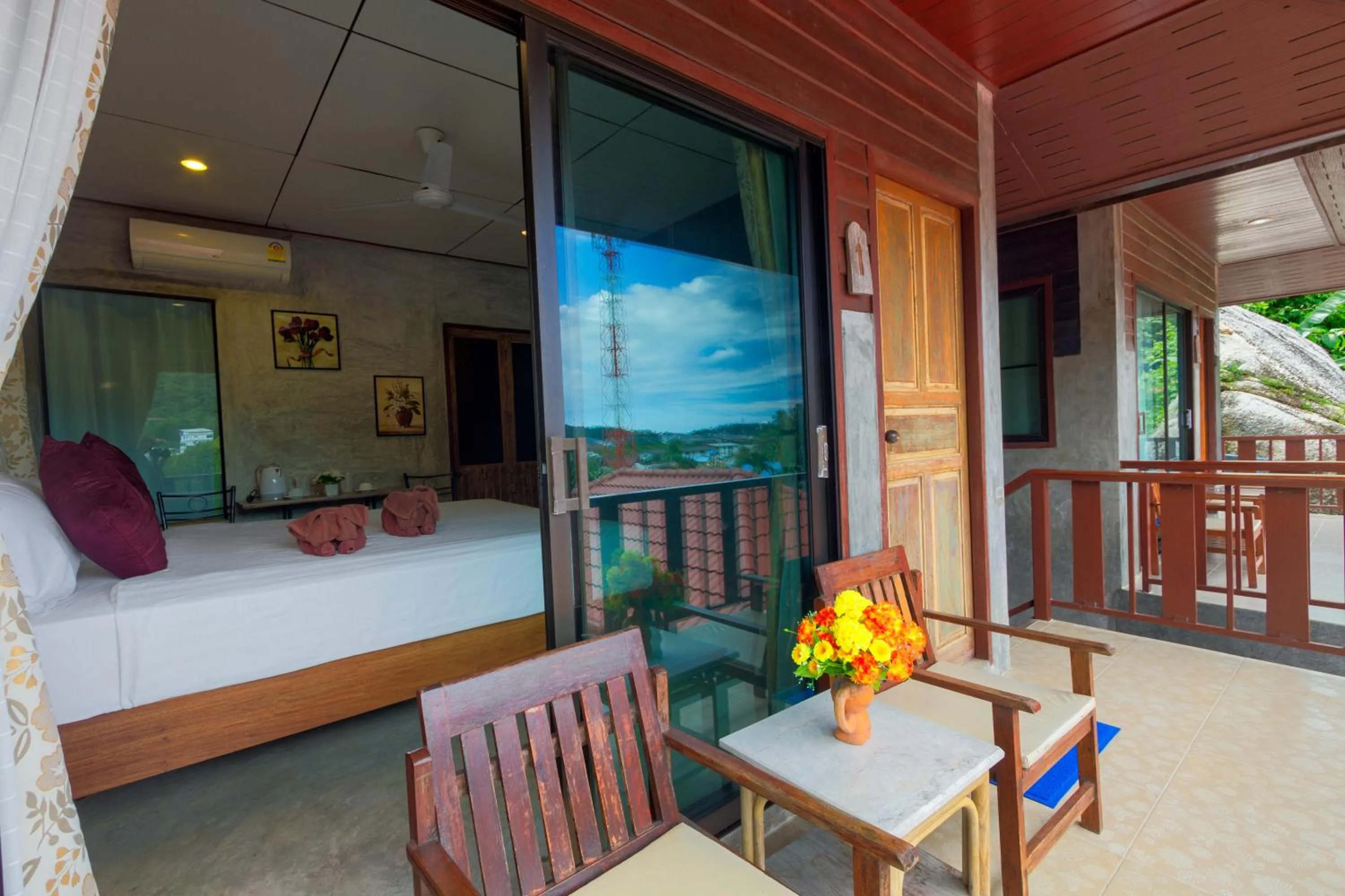 Coffee/tea facilities, Bed in Kanya Cozy Bungalows Kata