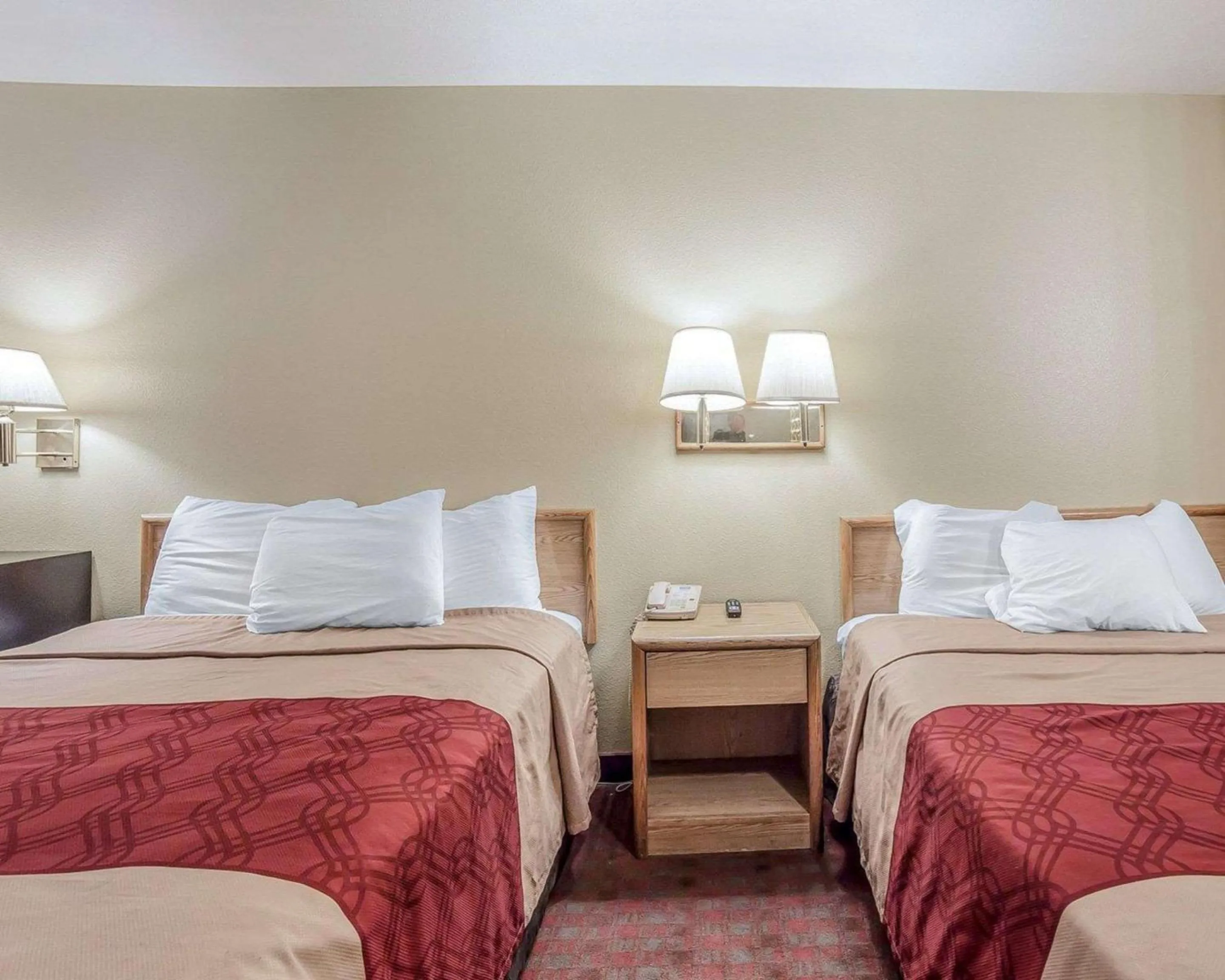 Photo of the whole room, Bed in Rodeway Inn Hurricane - Zion National Park Area