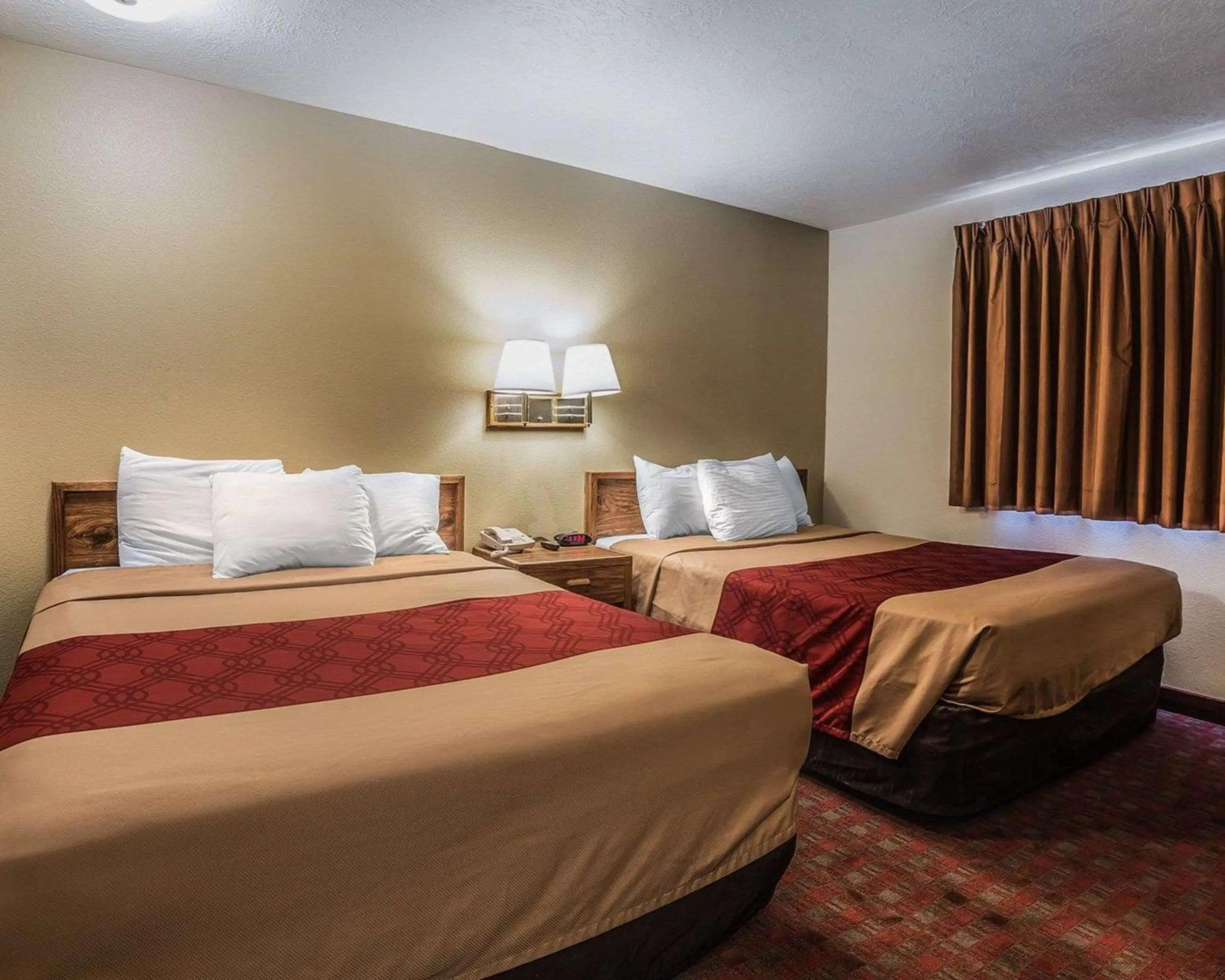 Photo of the whole room, Bed in Rodeway Inn Hurricane - Zion National Park Area