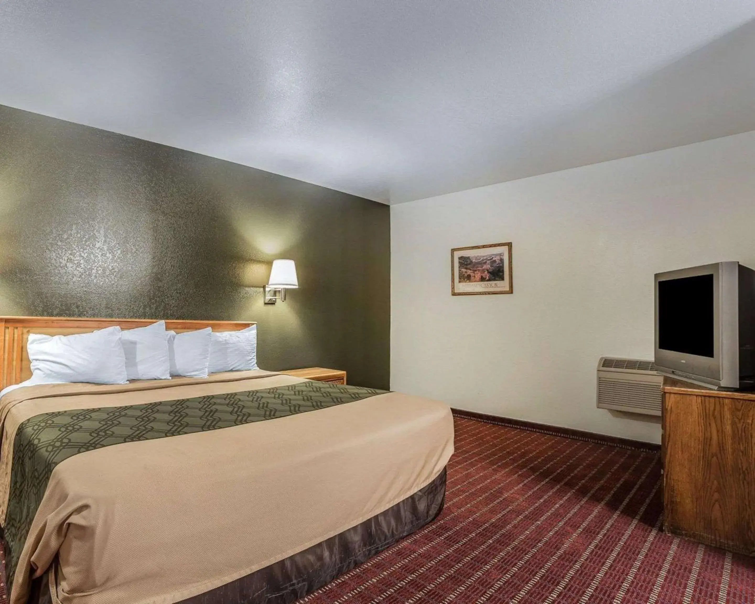 Photo of the whole room, Bed in Rodeway Inn Hurricane - Zion National Park Area Photo of the whole room, Bed in Rodeway Inn Hurricane - Zion National Park Area