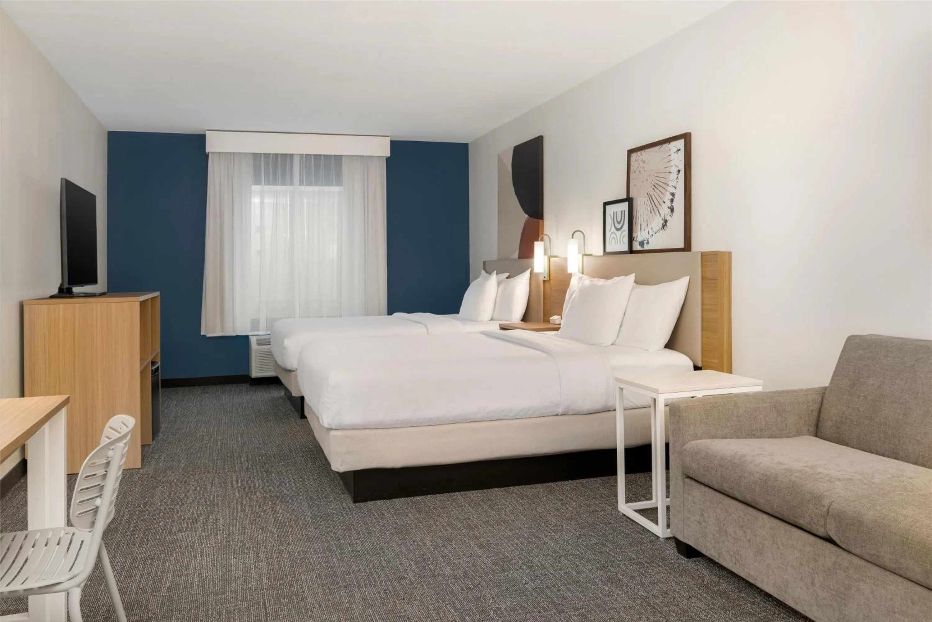 Bed in Spark by Hilton Rahway