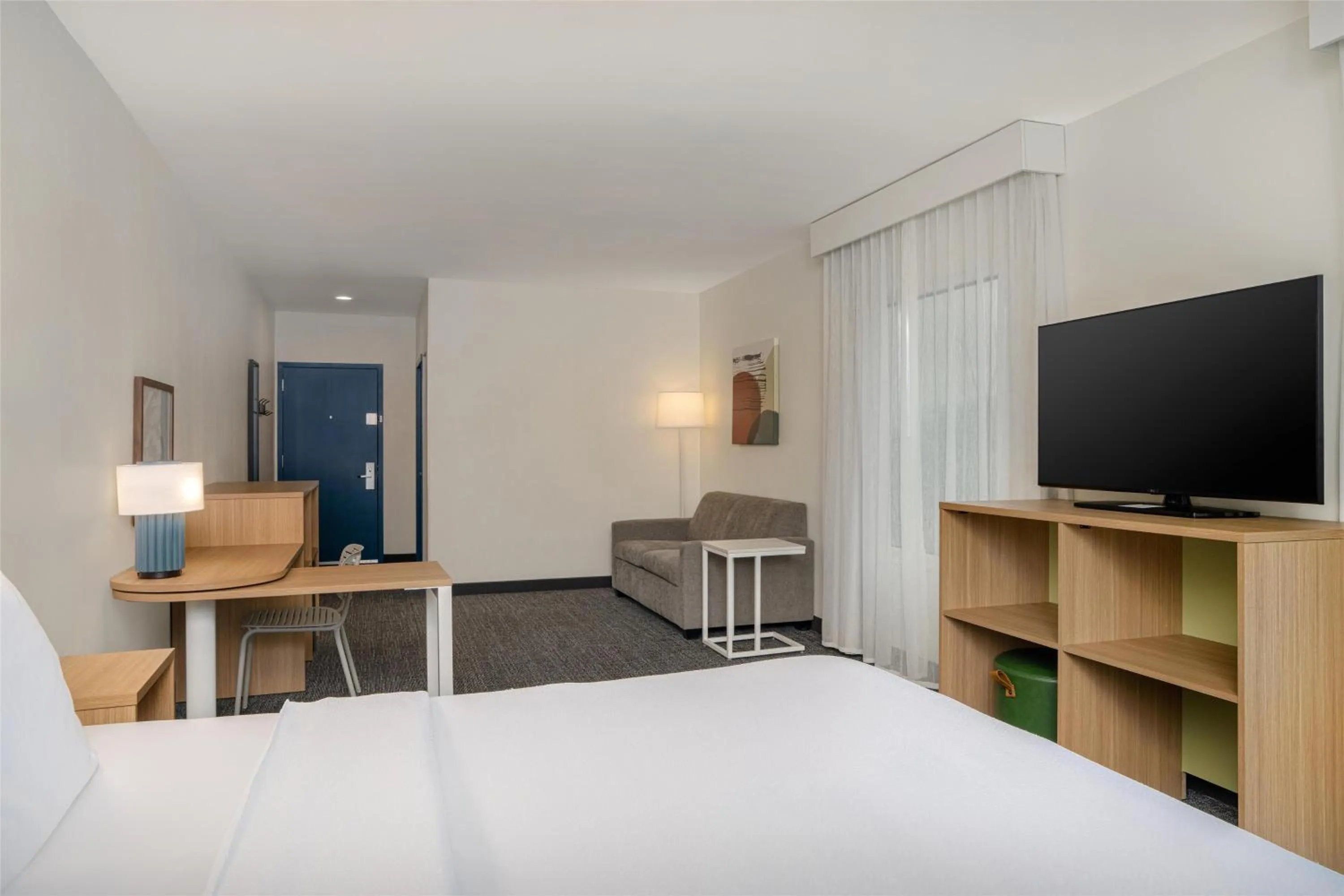 Bed in Spark by Hilton Rahway