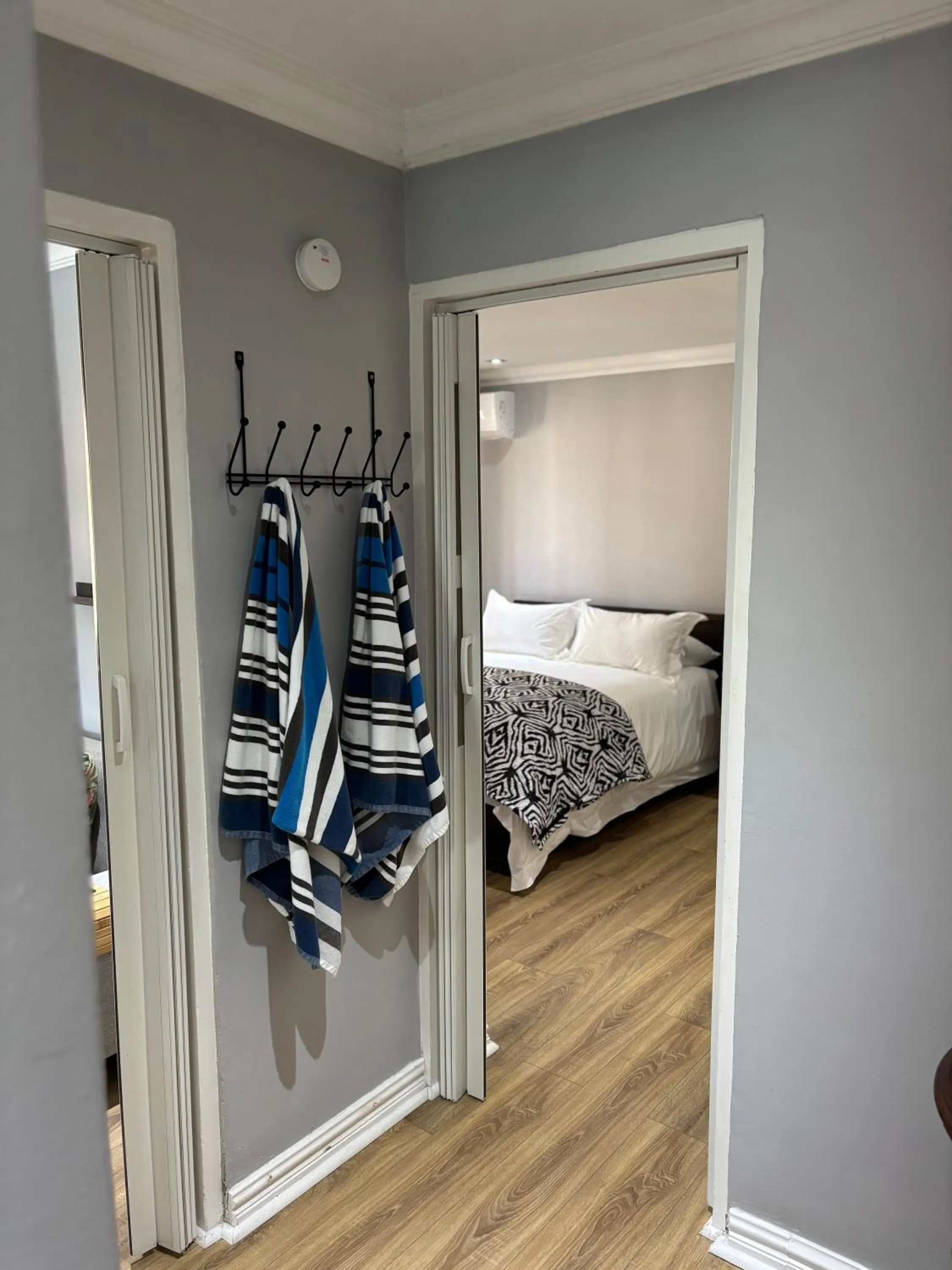 towels, Bed in Lofts on Lorna