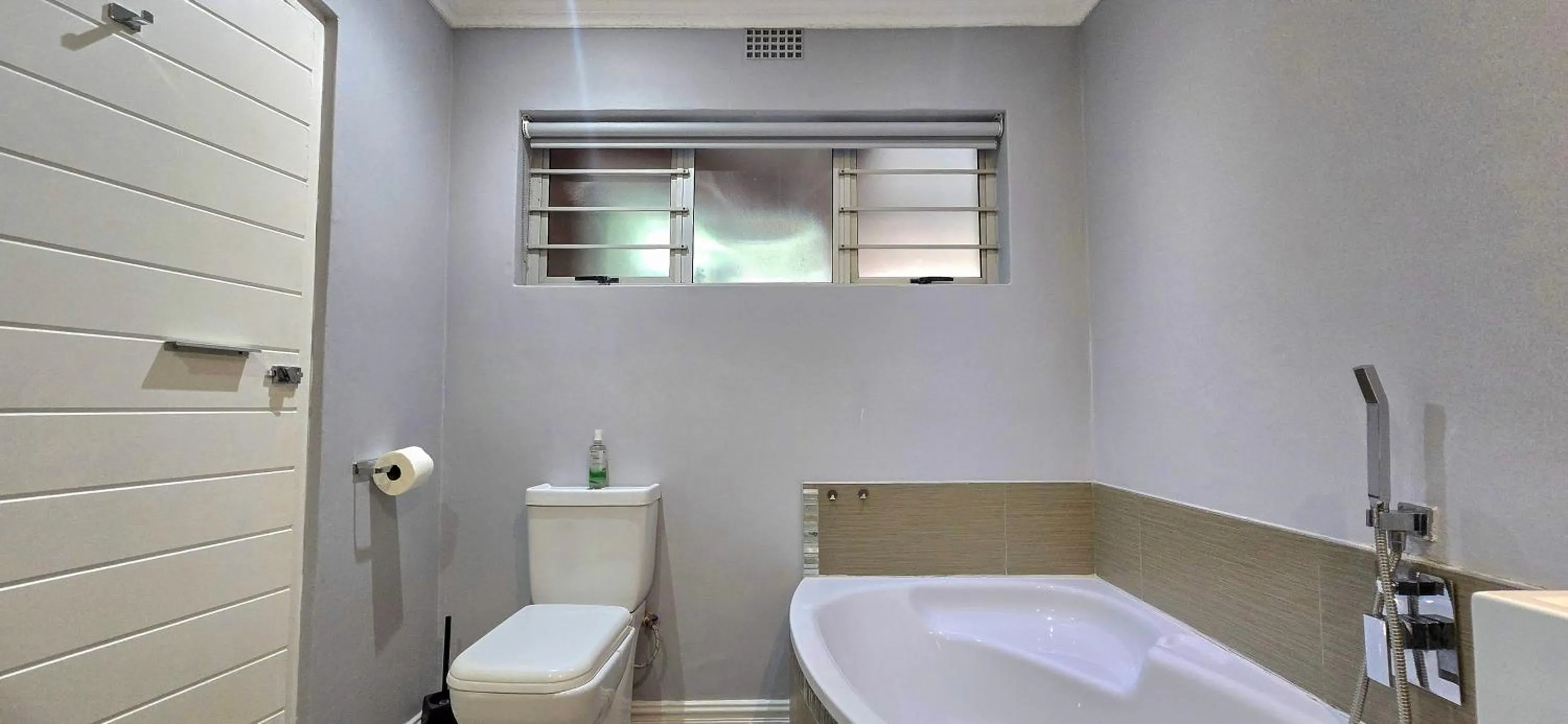 Bath in Lofts on Lorna