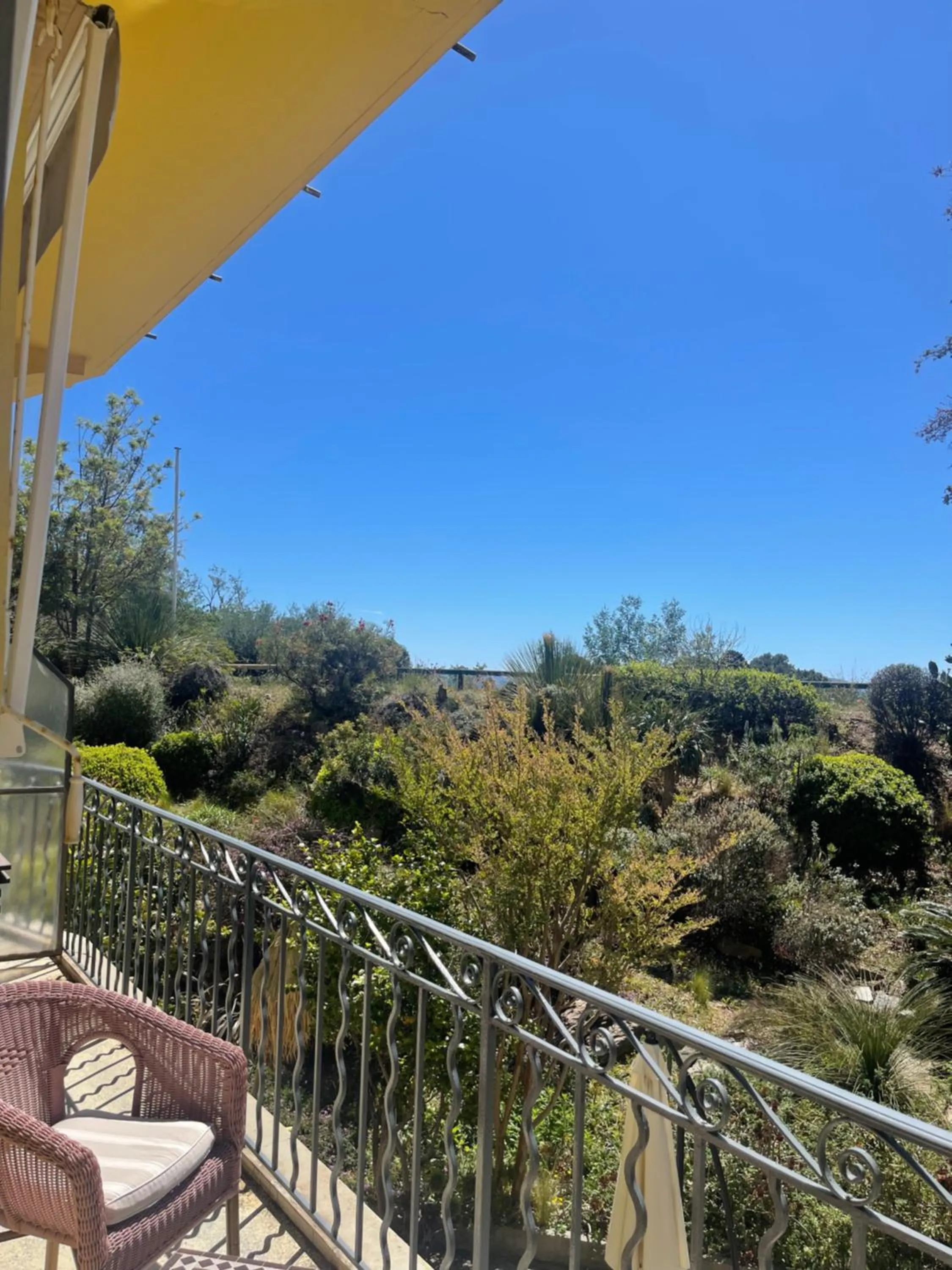 Spring in Hôtel de La Fossette