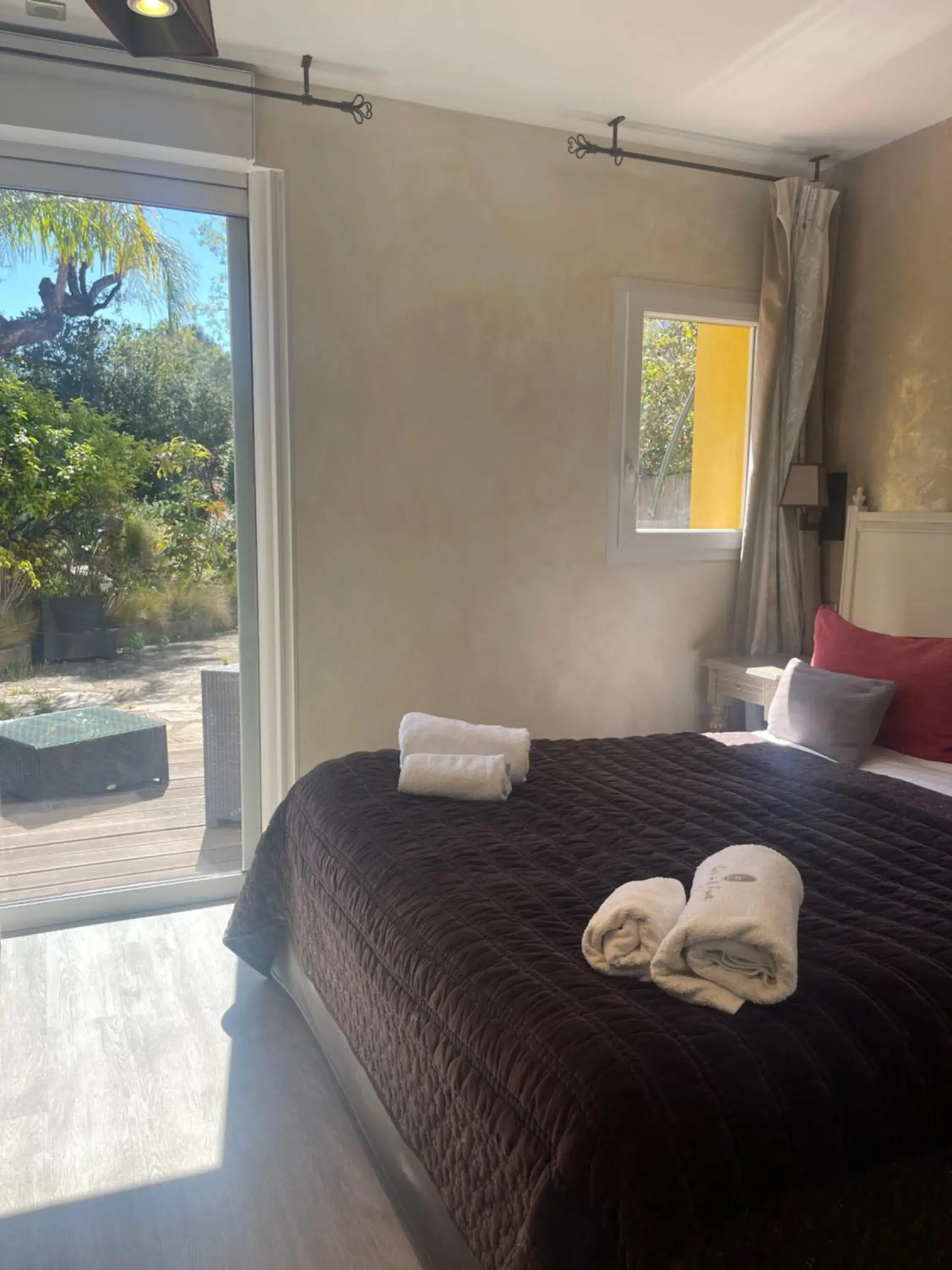 Double Room in Hôtel de La Fossette Double Room in Hôtel de La Fossette