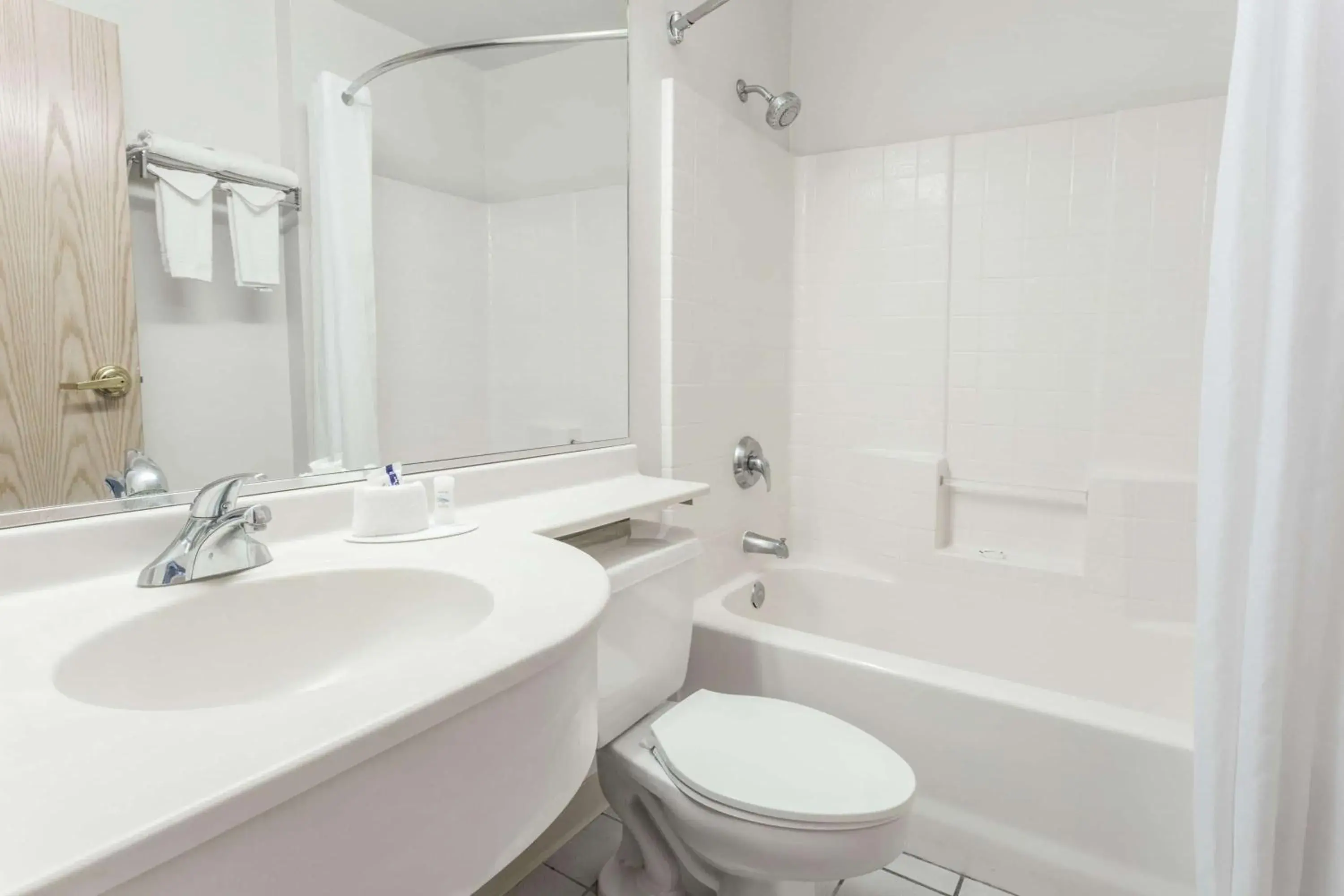 Bathroom in Microtel Inn & Suites Modesto Bathroom in Microtel Inn & Suites Modesto