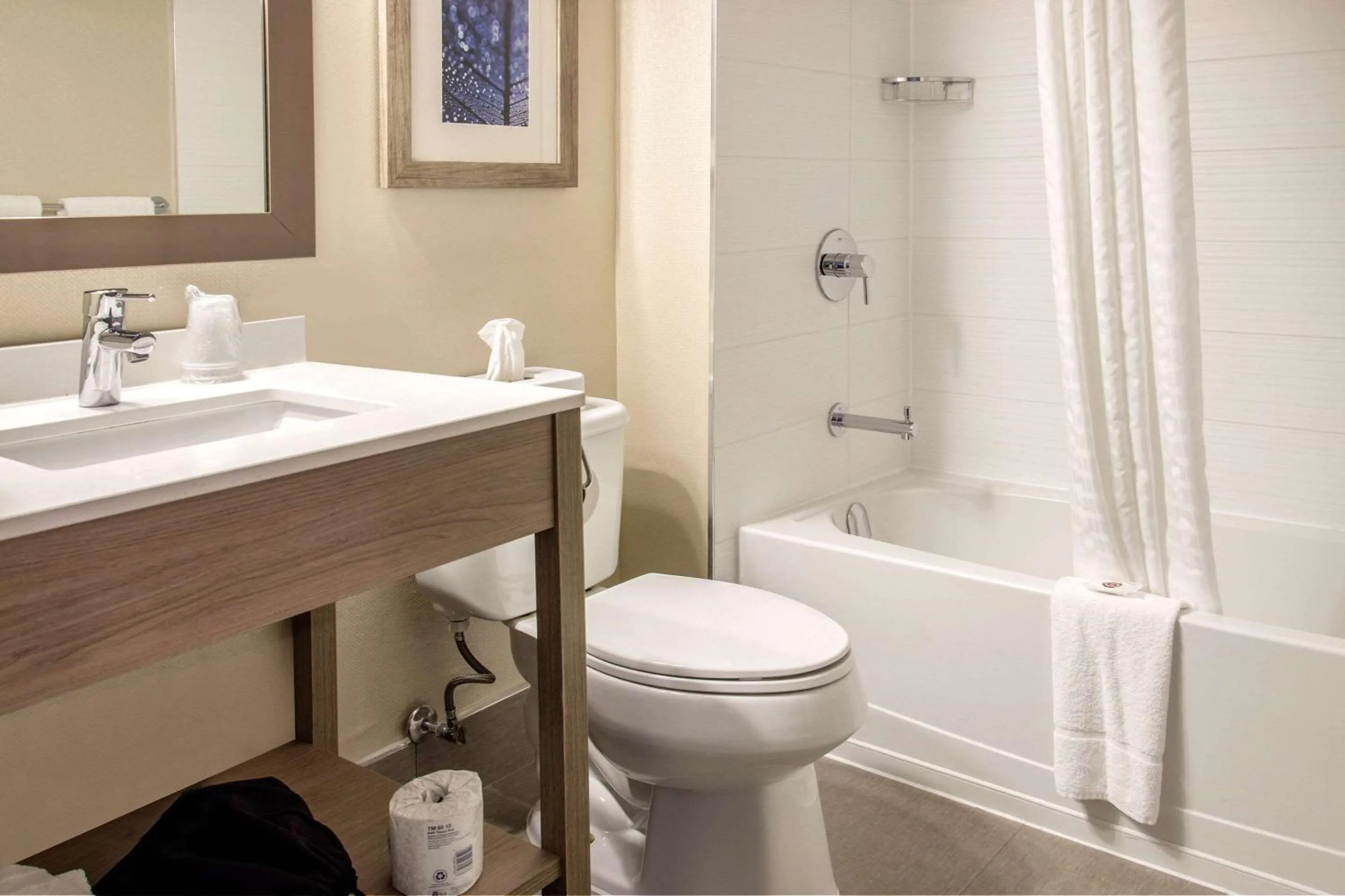 Bathroom in Comfort Inn Aeroport