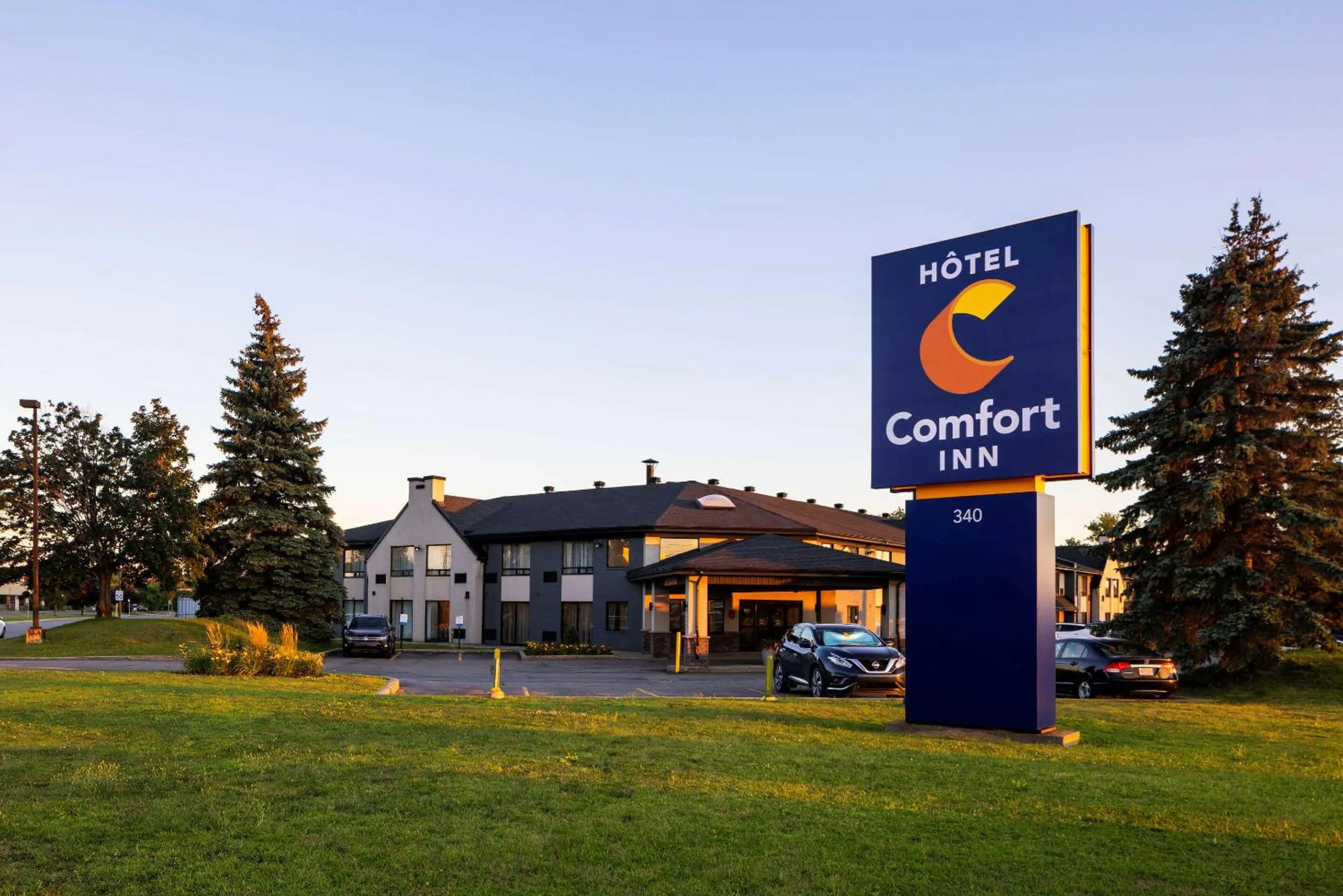 Property building in Comfort Inn Aeroport