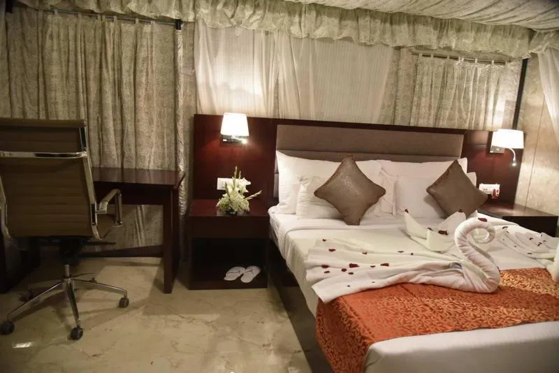 Off site, Bed in Pride Hotel & Convention Centre Indore