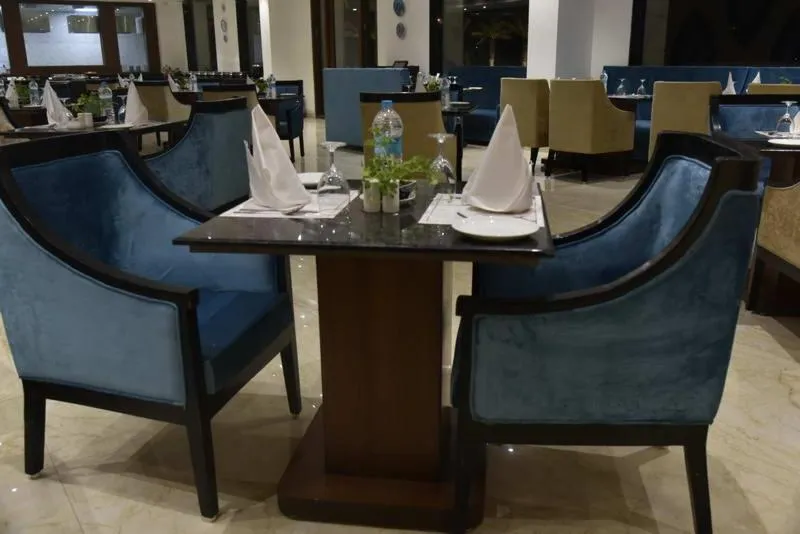 Restaurant/places to eat in Pride Hotel & Convention Centre Indore