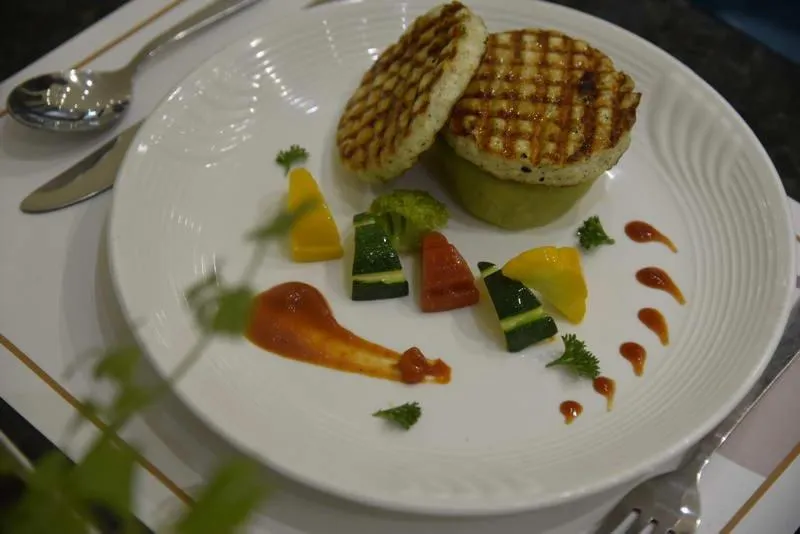 Food and drinks in Pride Hotel & Convention Centre Indore