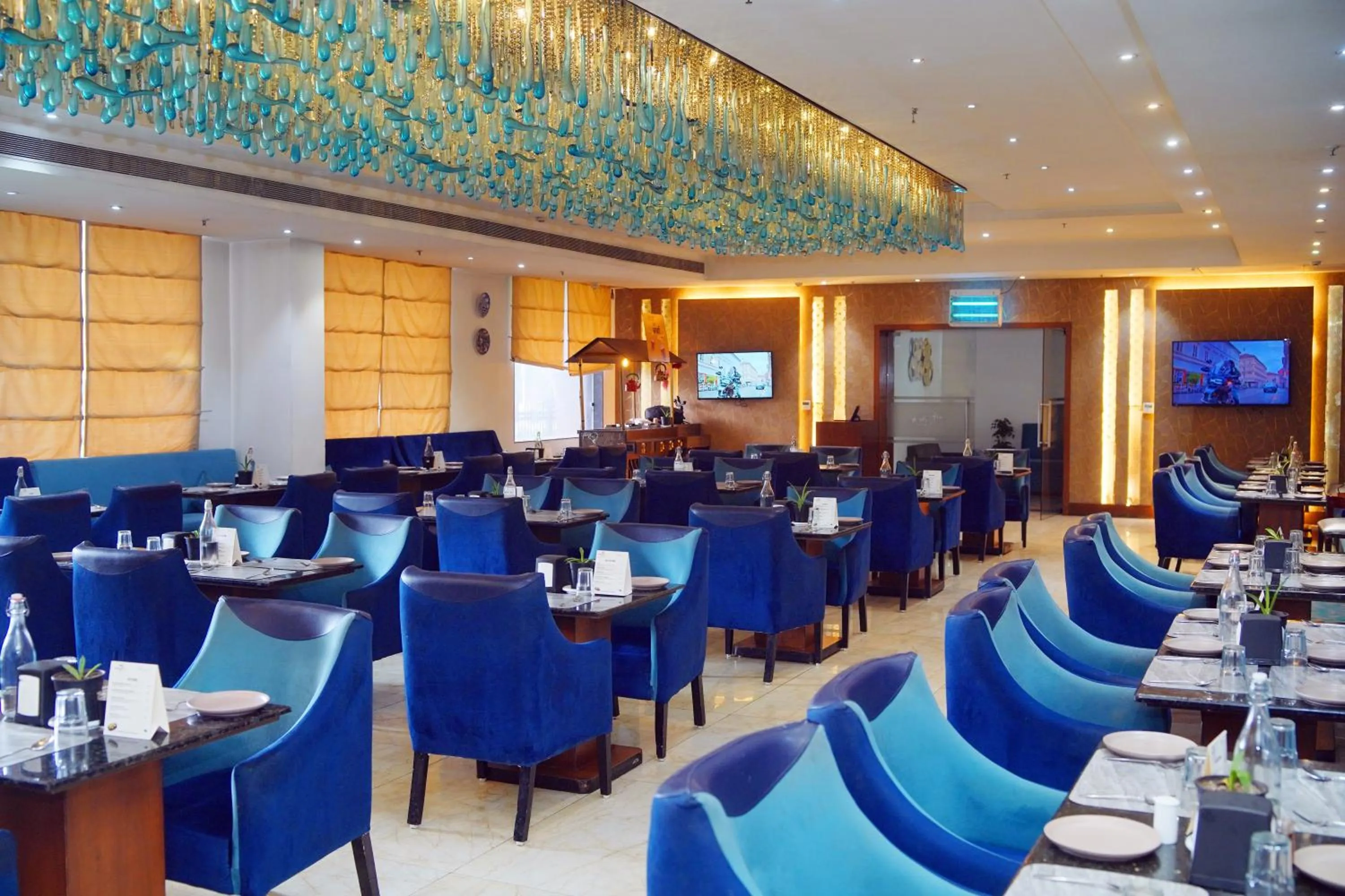 Restaurant/places to eat in Pride Hotel & Convention Centre Indore