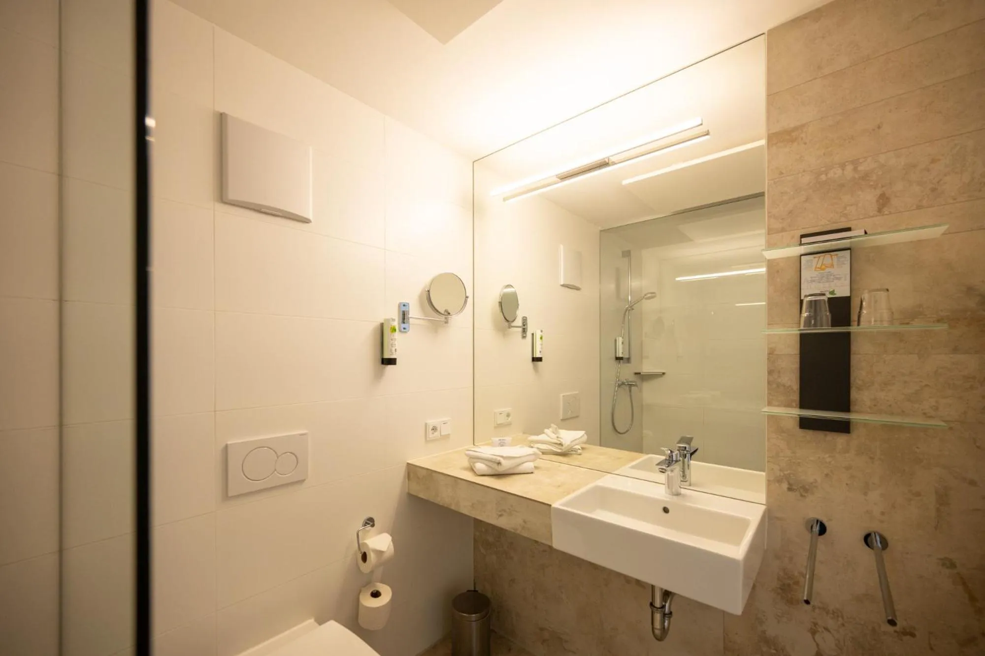 Bathroom in Klingenstein AKZENT Hotel Wirtshaus Brauerei