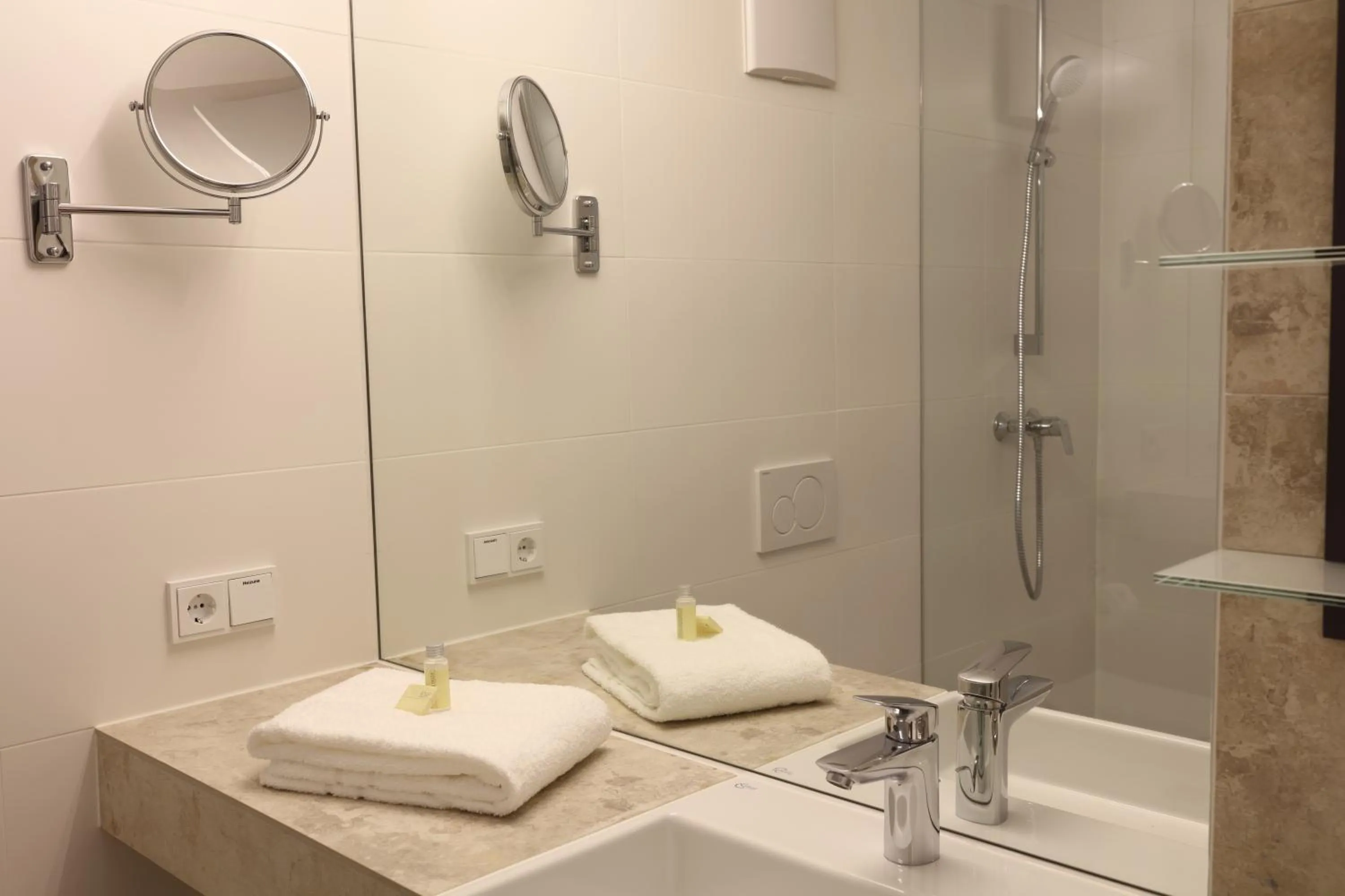 Shower in Klingenstein AKZENT Hotel Wirtshaus Brauerei