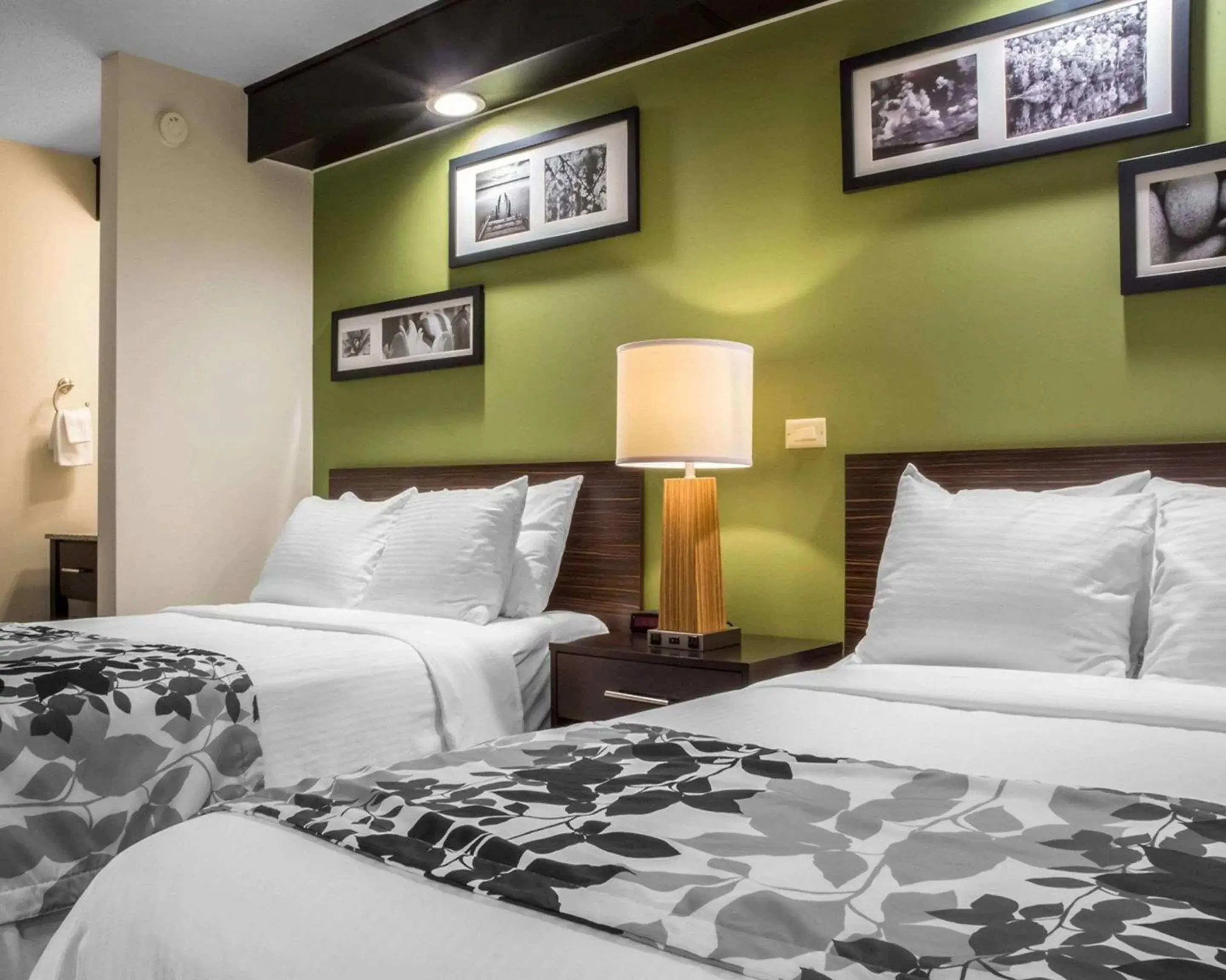 Bedroom, Bed in Sleep Inn Muskoka Bedroom, Bed in Sleep Inn Muskoka