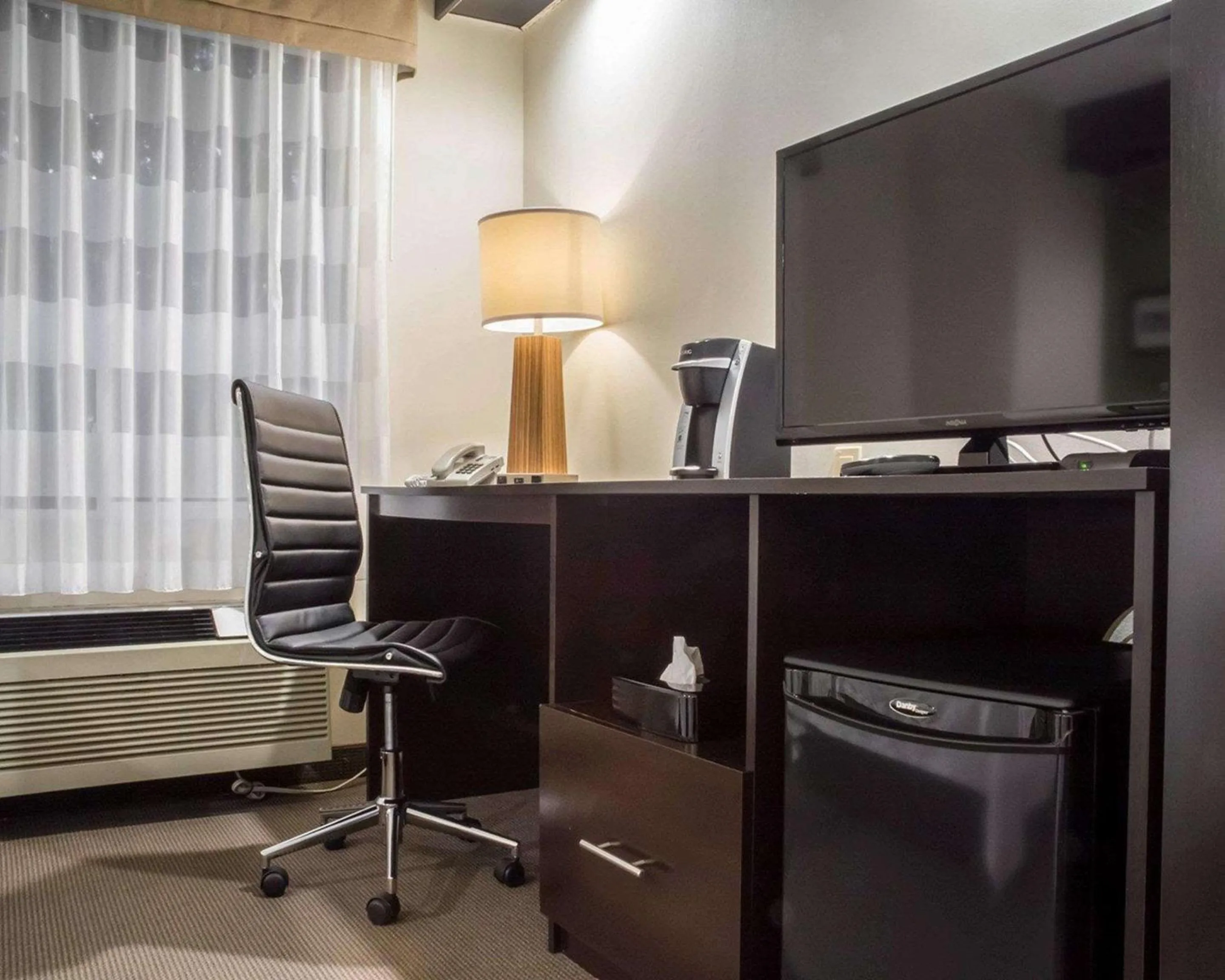 Bedroom in Sleep Inn Muskoka