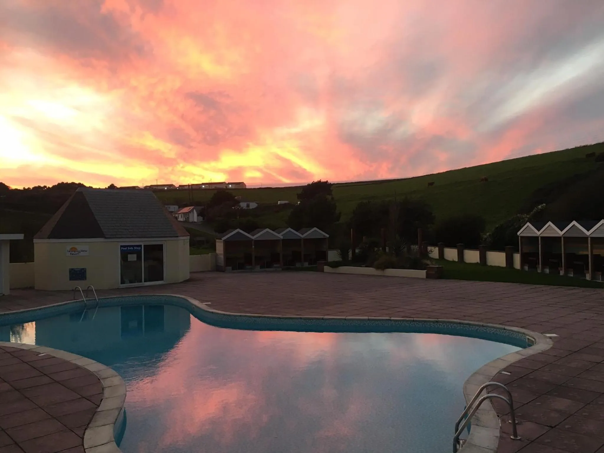 Swimming pool in Newquay Valley View