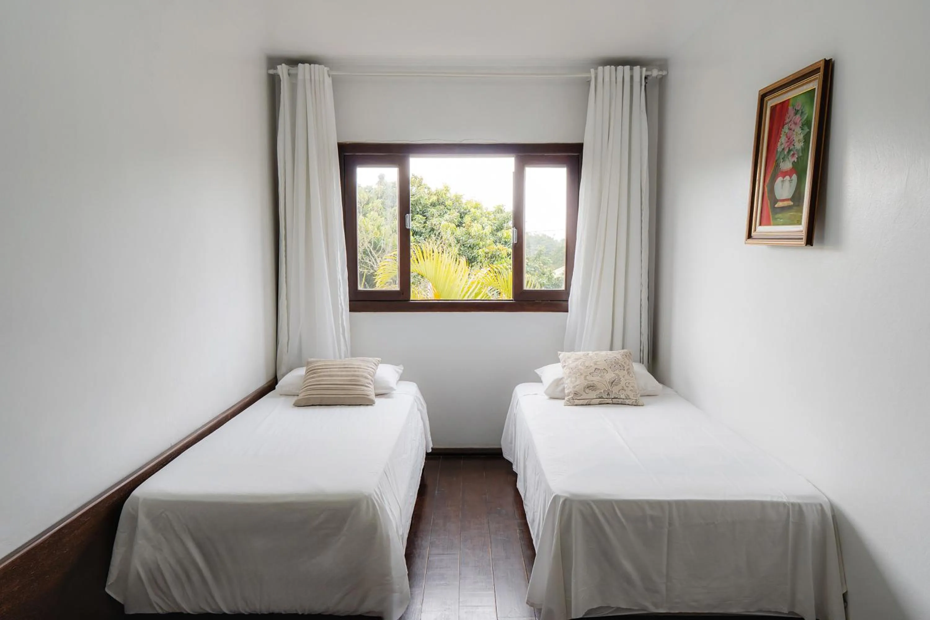 Photo of the whole room, Bed in Pousada Porto dos Casais