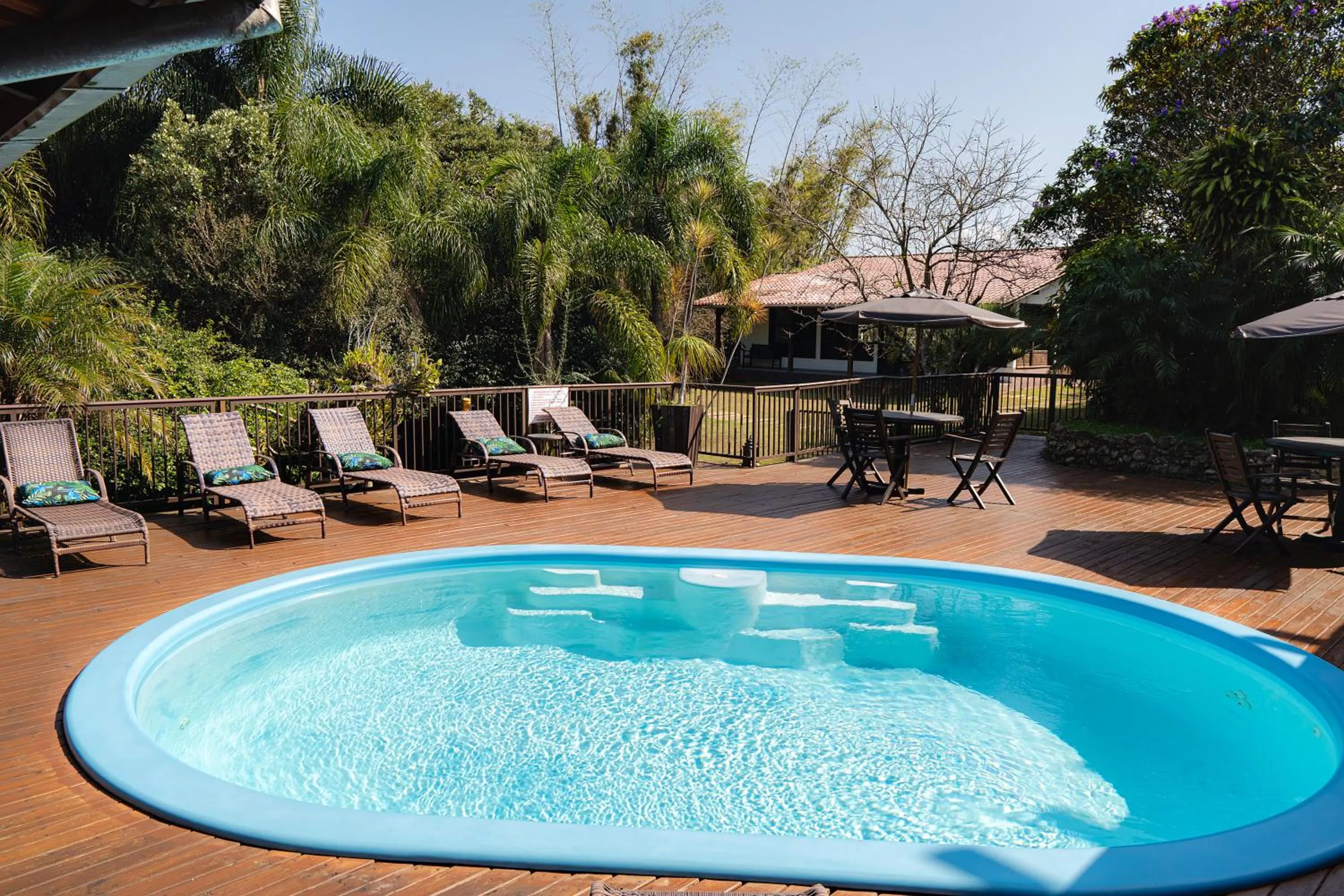 Swimming pool in Pousada Porto dos Casais